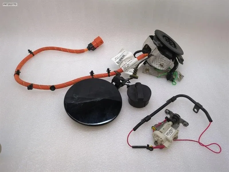 fuel cap Brand/Model: FERRARI SF90
Year: 2023
Engine: 39...