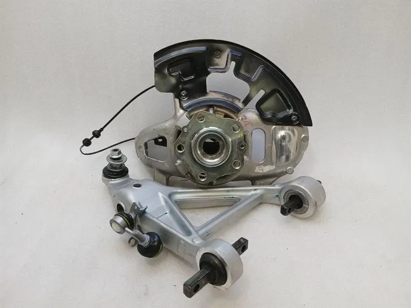 Right Front Hub Brand/Model: FERRARI 12CILINDRI

Right Front Hu...