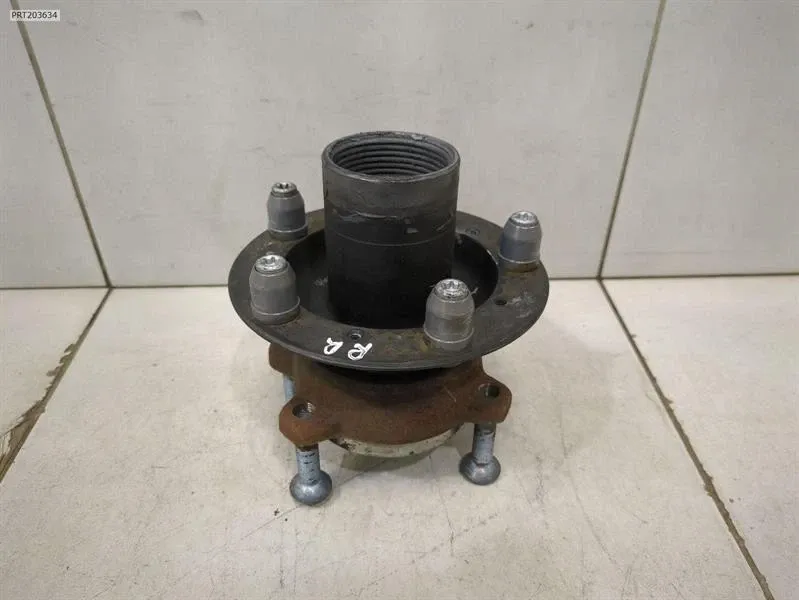 Porsche 911 (992) Right Rear Hub Right Rear Hub — PORSCHE 911 GT3 (992) (2021-PR...
