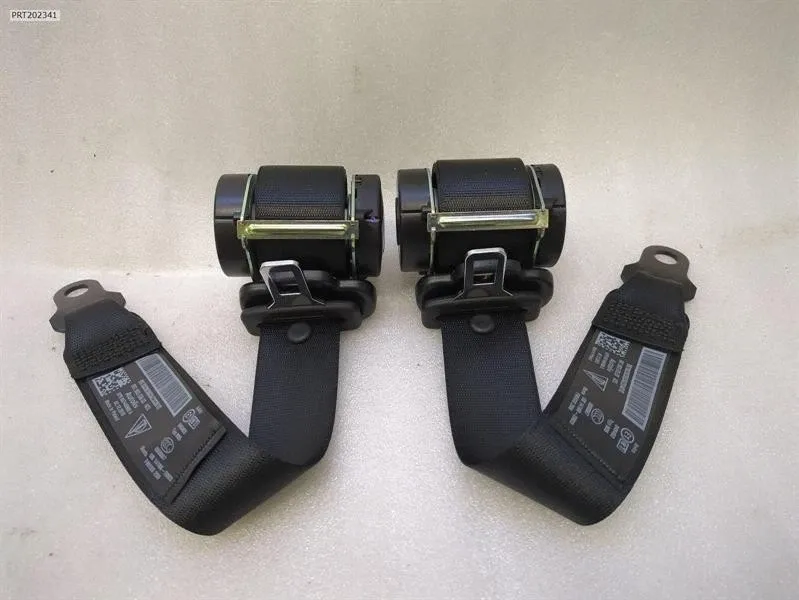 Porsche 911 (997) Rear seatbelt