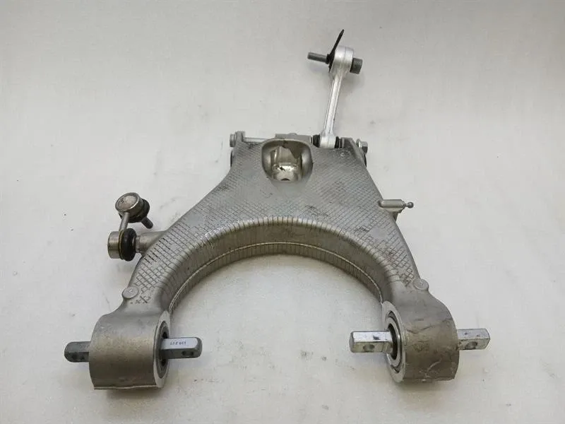 Left Rear Hub Brand/Model: FERRARI ROMA
Year: 2023
Engine: 38...