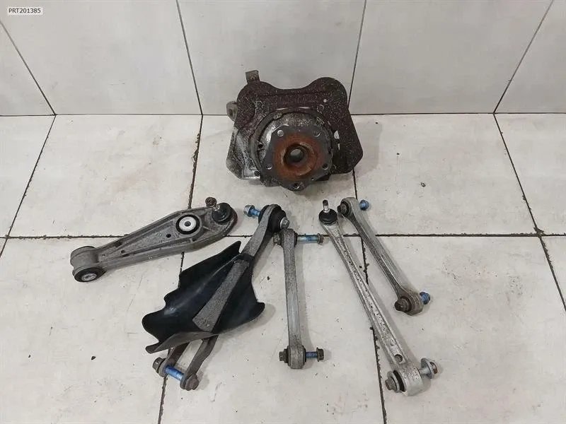 Porsche 911 (997) Right Rear Hub