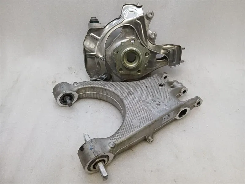 Right Rear Hub Brand/Model: FERRARI ROMA
Year: 2023
Engine: 38...