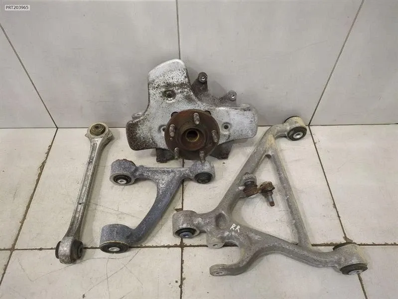 Right Rear Hub Brand/Model: ASTON MARTIN VANTAGE
Year: 2006
En...