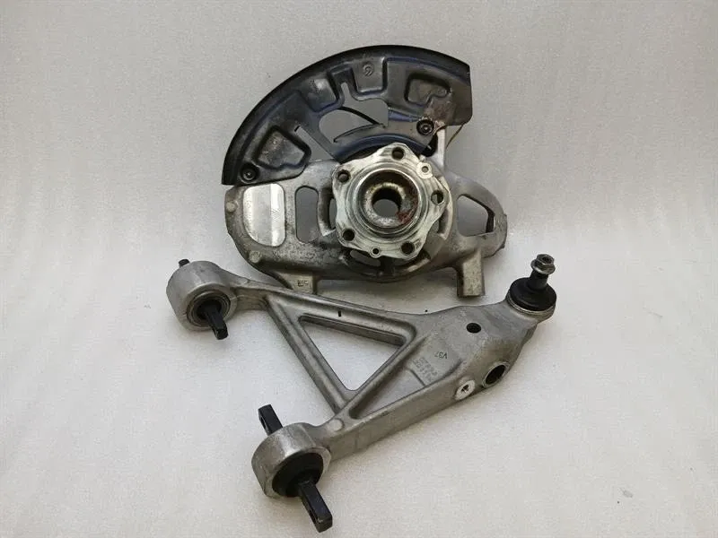 Left Front Hub Brand/Model: FERRARI PORTOFINO
Year: 2018
Engin...