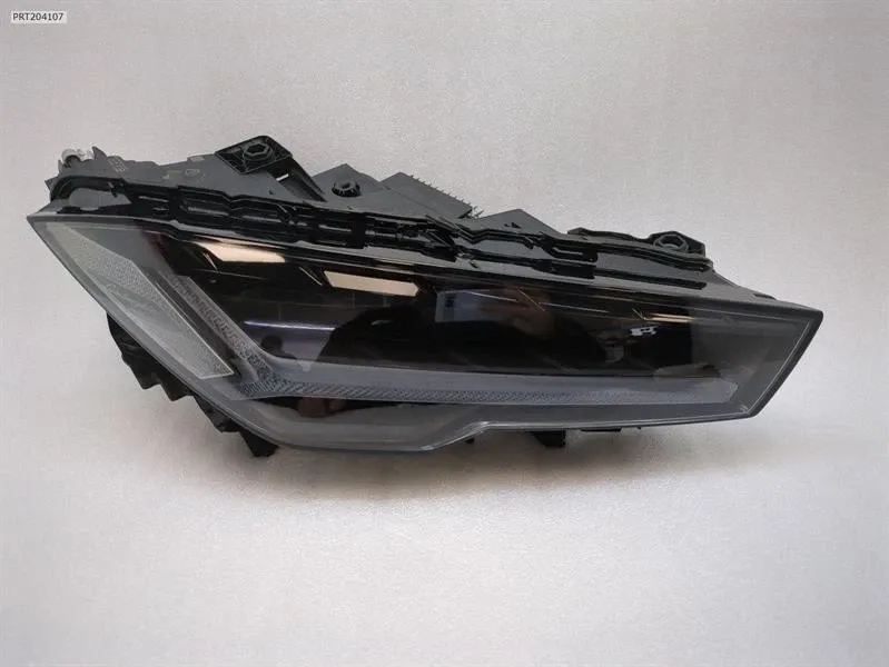 Right headlight Brand/Model: LAMBORGHINI URUS
Year: 2026

Right...