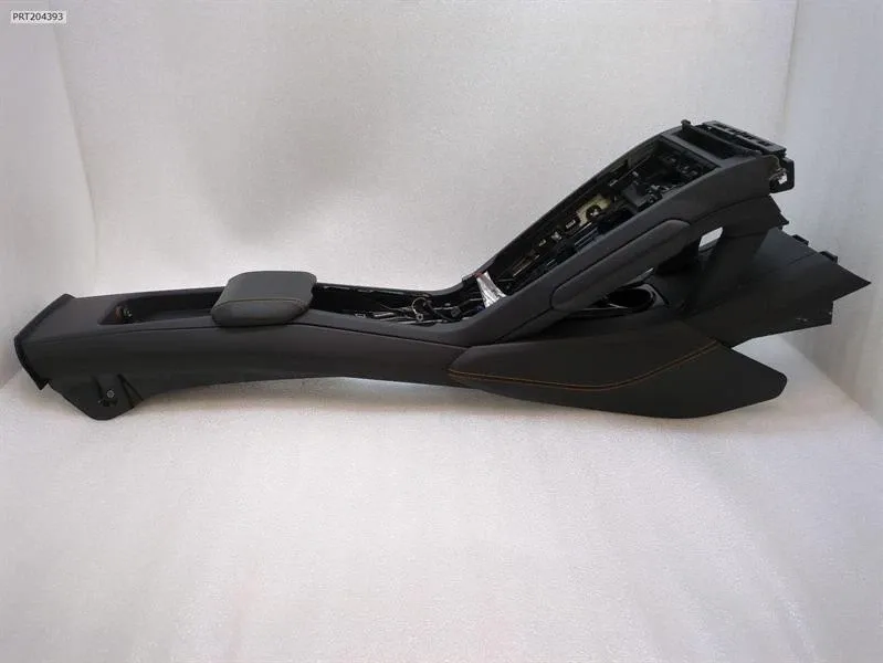 Console Brand/Model: LAMBORGHINI HURACAN
Year: 2024
Eng...