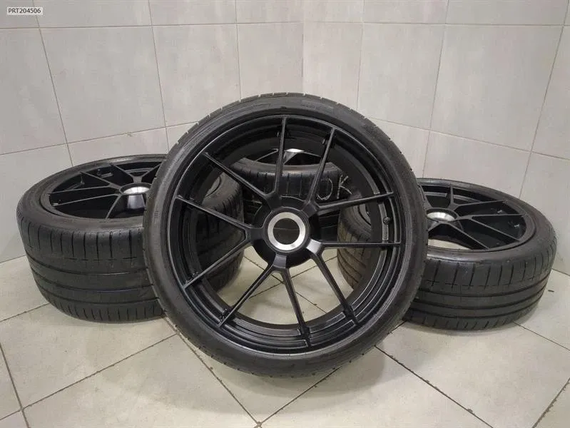 Porsche 911 (992) Alloy Wheel Set
