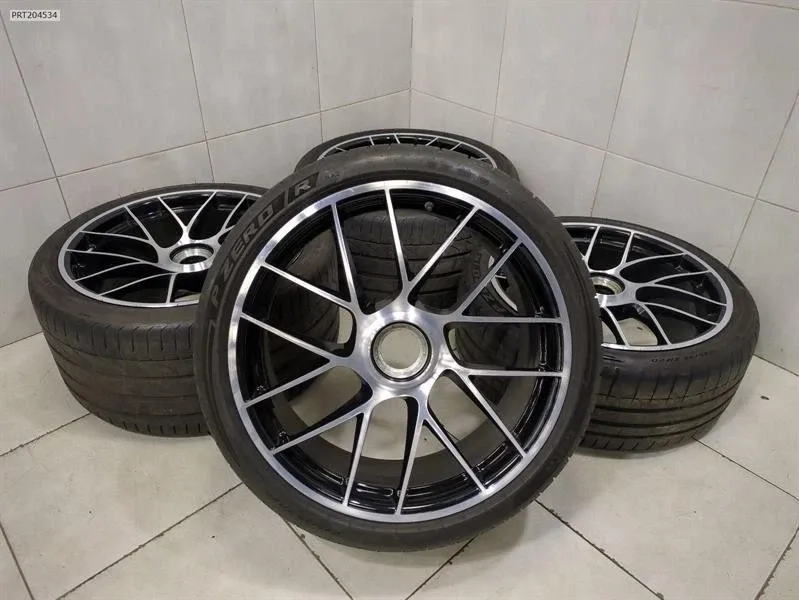Porsche 911 (991) Alloy Wheel Set Alloy wheel set — PORSCHE 911 (991) (2011-2020)...