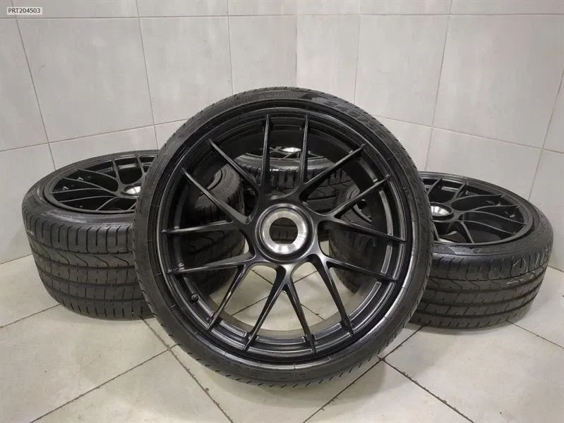 Porsche 911 (991) Alloy Wheel Set Alloy wheel set — PORSCHE 911 (991) (2011-2020)...