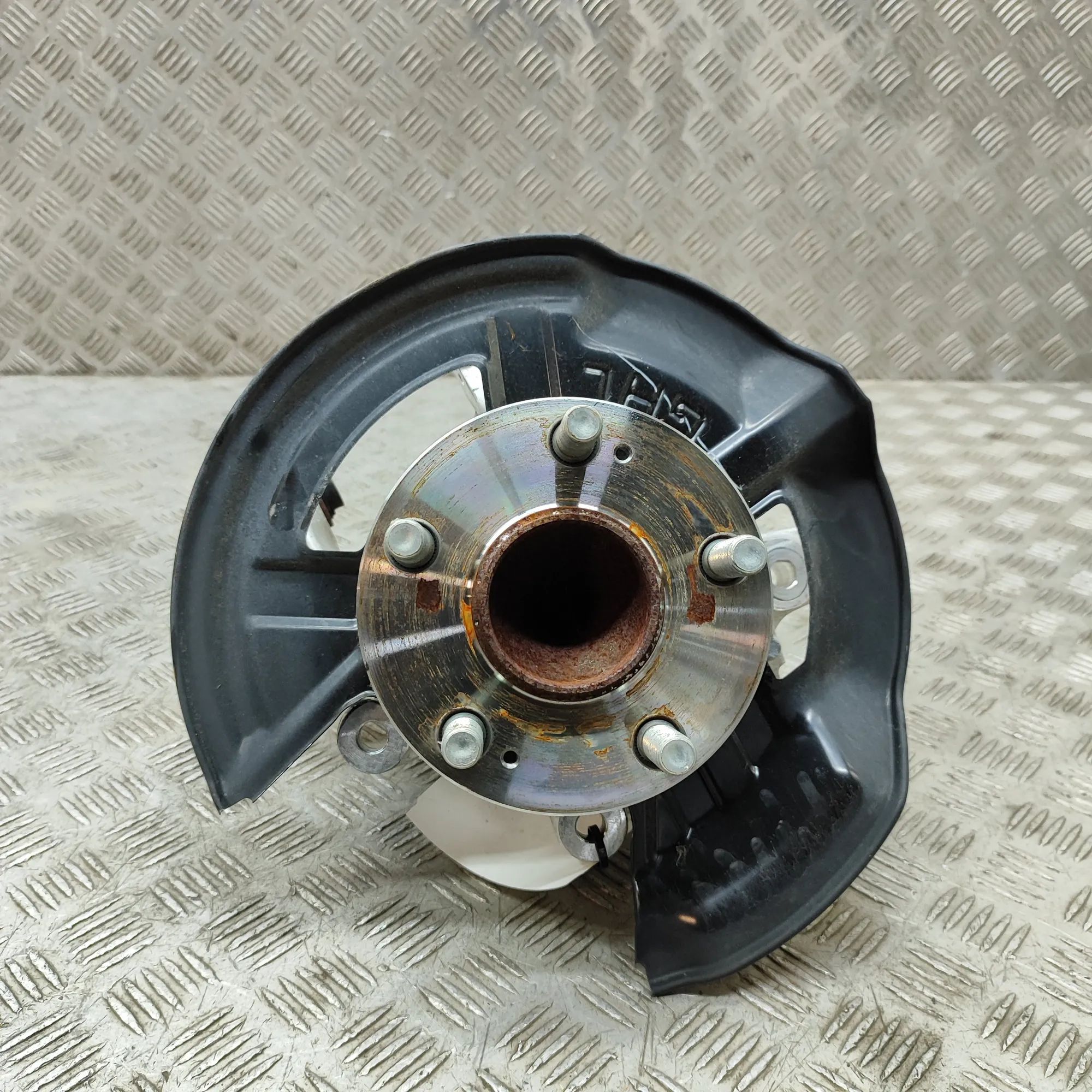 Honda Civic Rear Left Wheel Hub Spindle Rear Left Wheel Hub Spindle — HONDA CIVIC (FC, ...