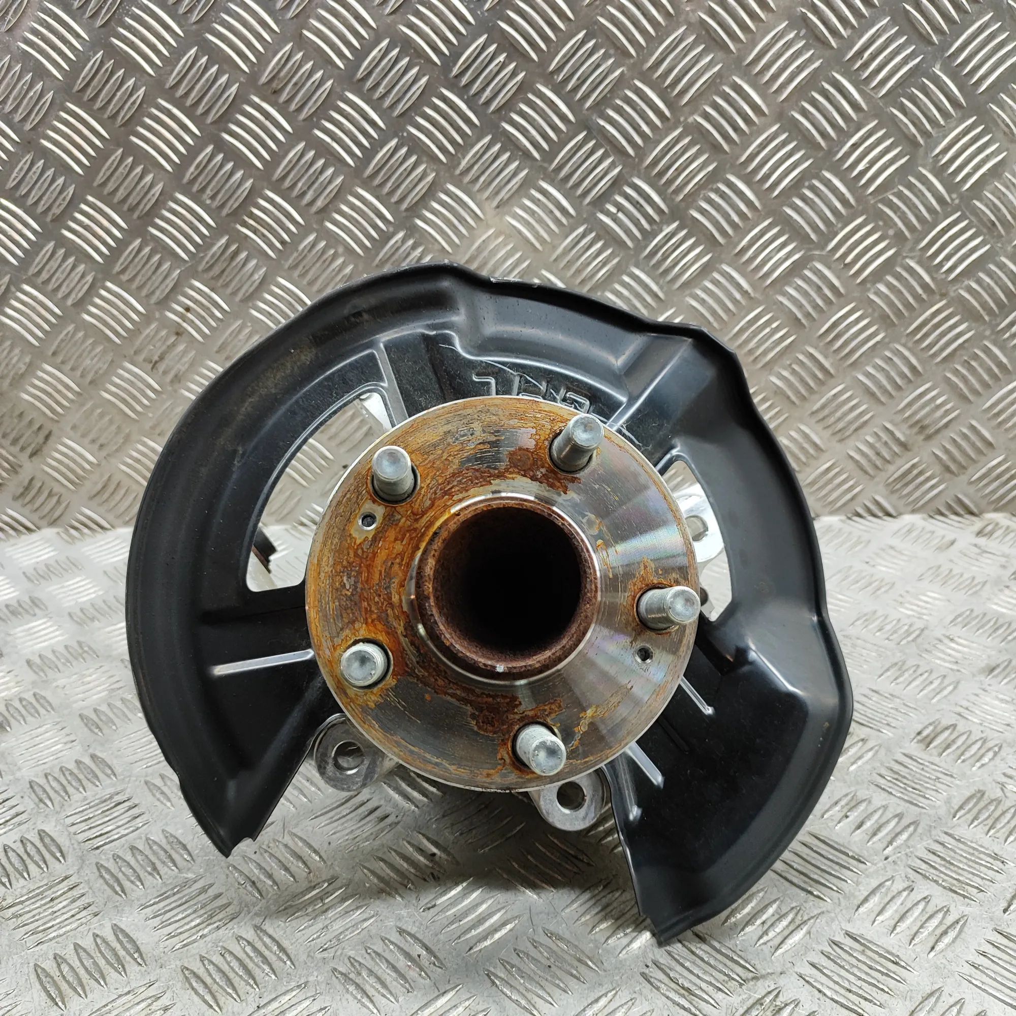 Honda Civic Rear Left Wheel Hub Spindle Rear Left Wheel Hub Spindle — HONDA CIVIC (FC, ...