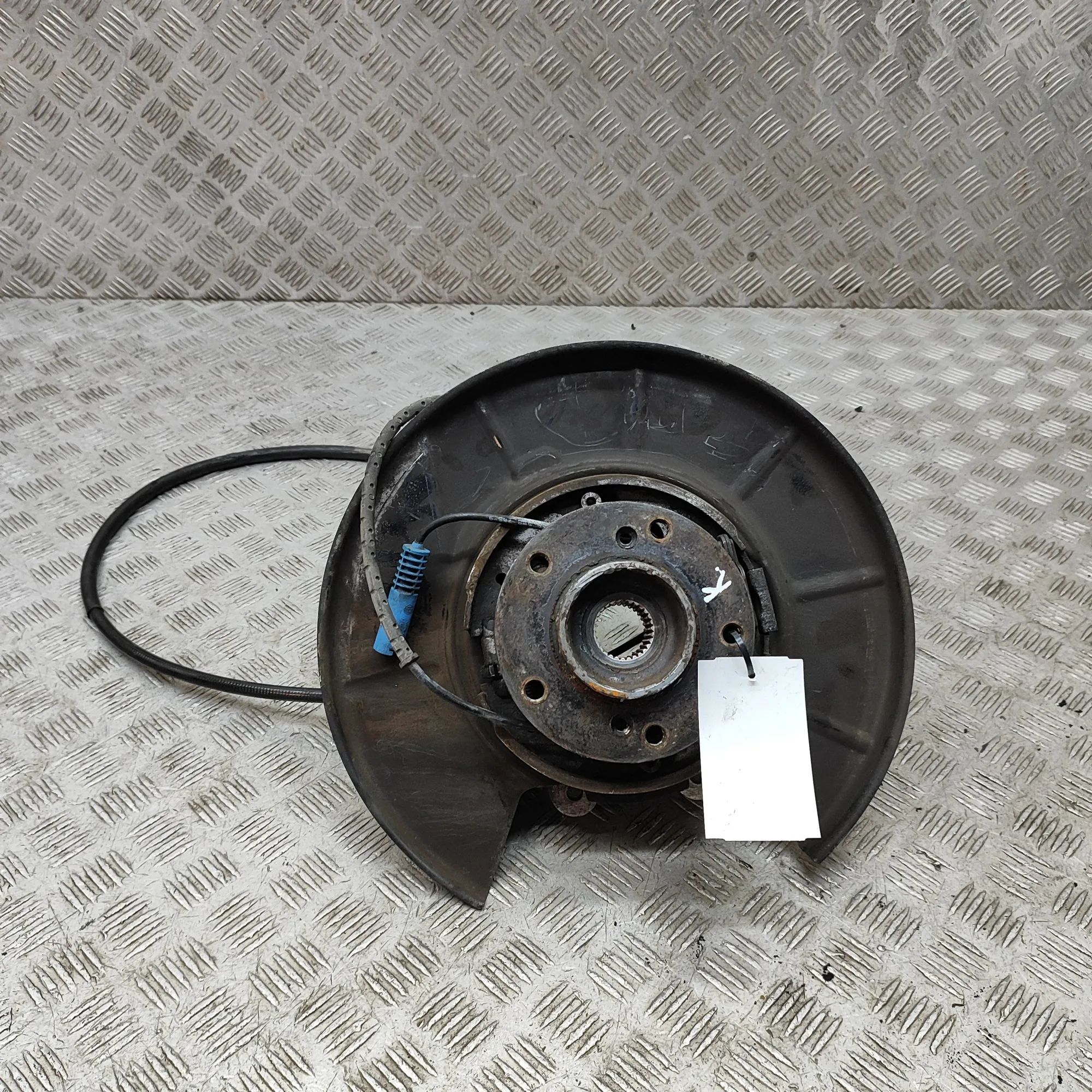BMW 5 (E39) Rear Left Wheel Hub Spindle