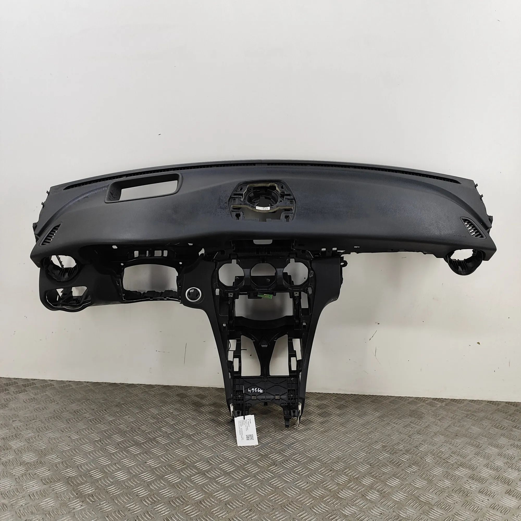 Mercedes-Benz A (W176) Dashboard Dashboard — MERCEDES BENZ C-CLASS (W205) (2014-...