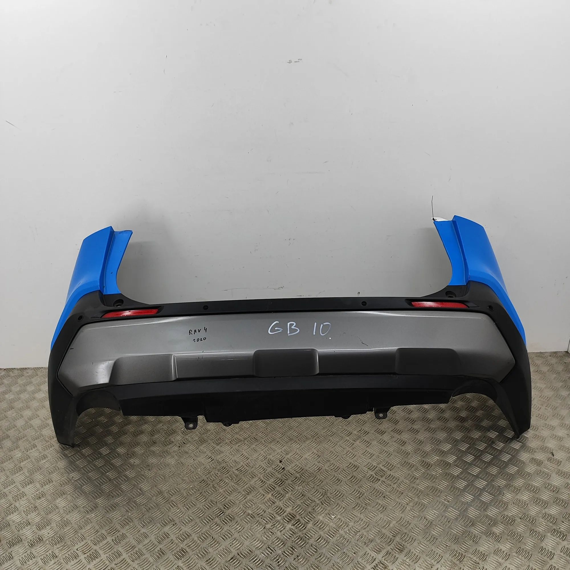 Toyota RAV4 (XA50) Bumper rear