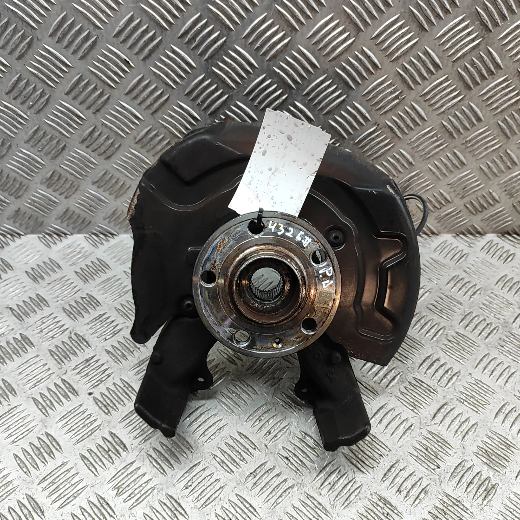 Skoda Scala Front Right Wheel Hub Front Right Wheel Hub — SKODA SCALA (NW1) (2019...