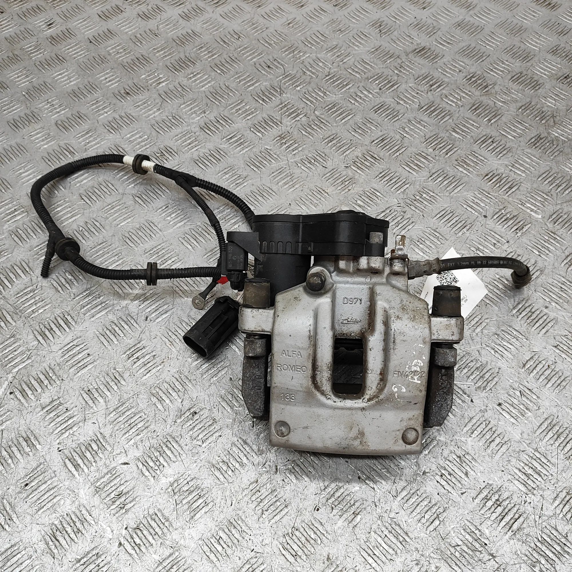 Alfa-Romeo Giulia (952) Brake caliper — rear left Brake caliper — rear left — ALFA ROMEO GIULIA (...