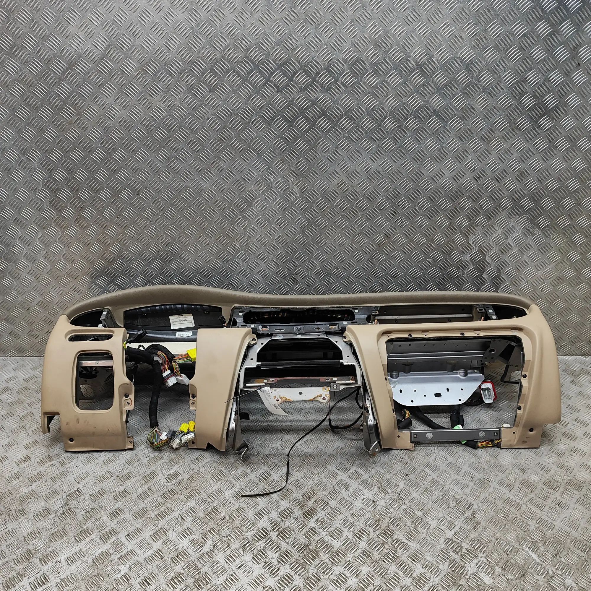 Jaguar XJ (X308) Dashboard Dashboard — JAGUAR XJ (X308) (1996-2003) — GNC6...