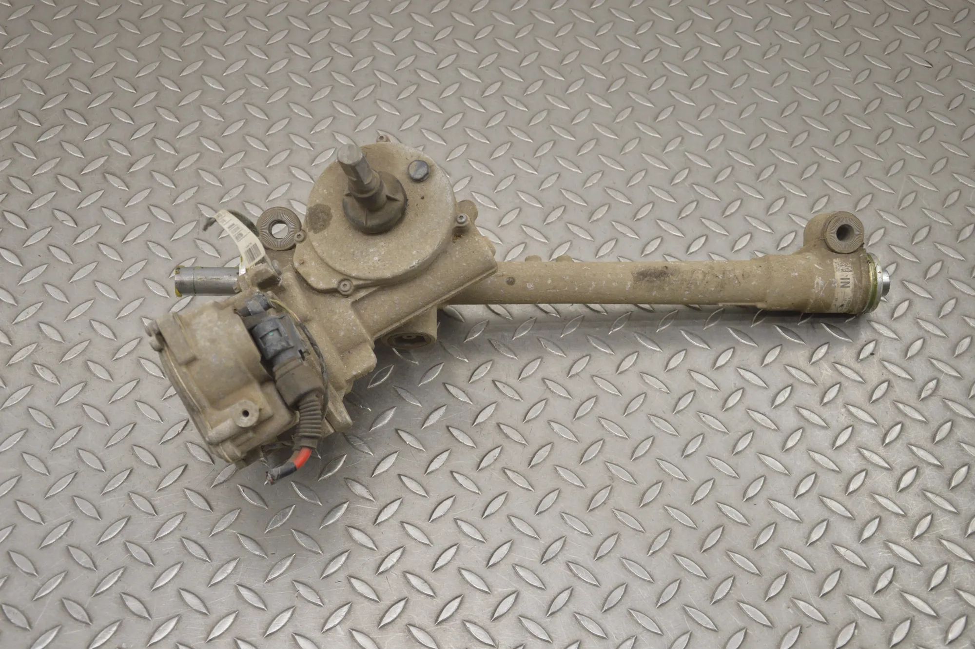 BMW i3 (I01) roolilatt / roolikarp Steering Rack — BMW i3 (I01) (2013-2022) — 6884...