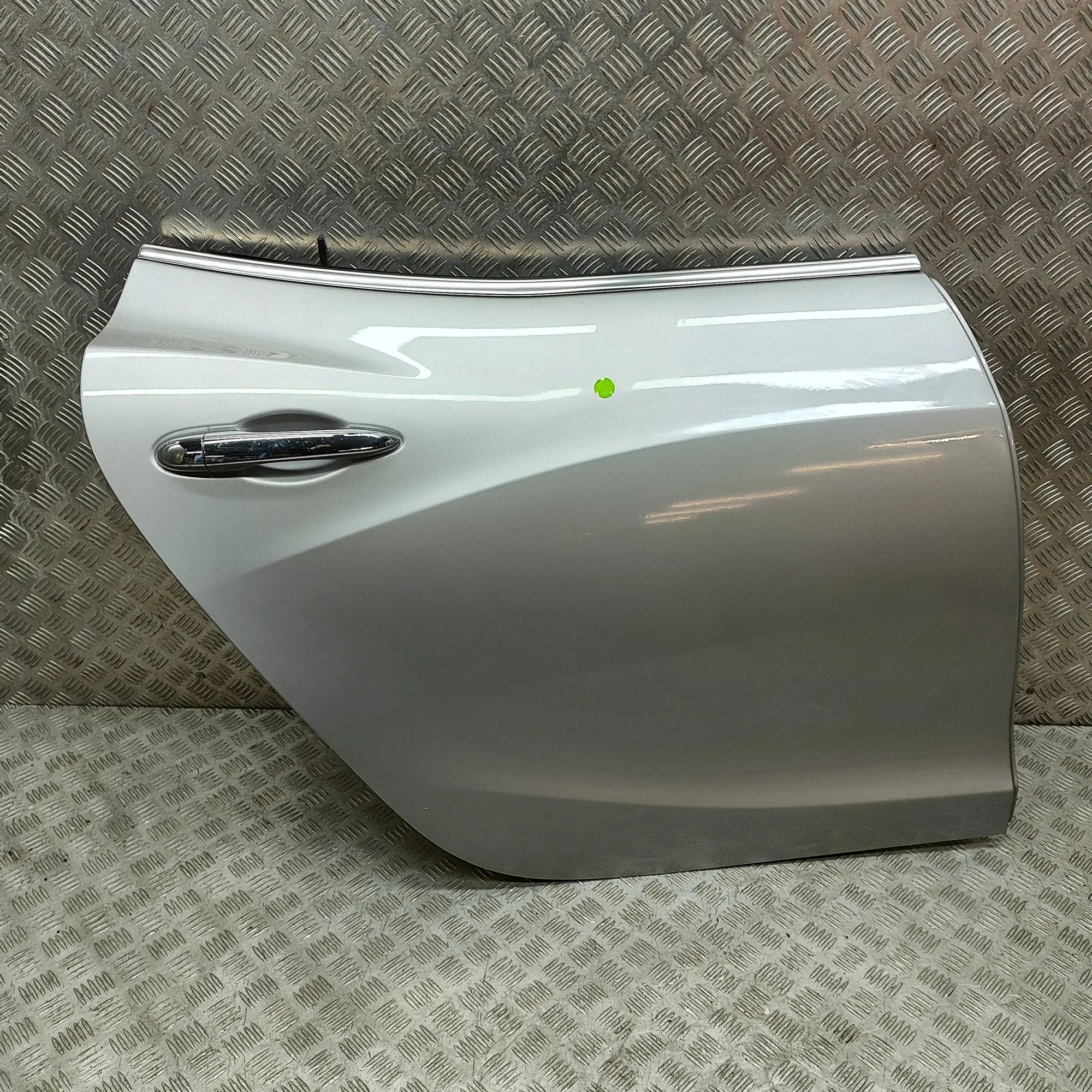 Maserati Ghibli Door — rear right Door — rear right — MASERATI GHIBLI (M157) (201...