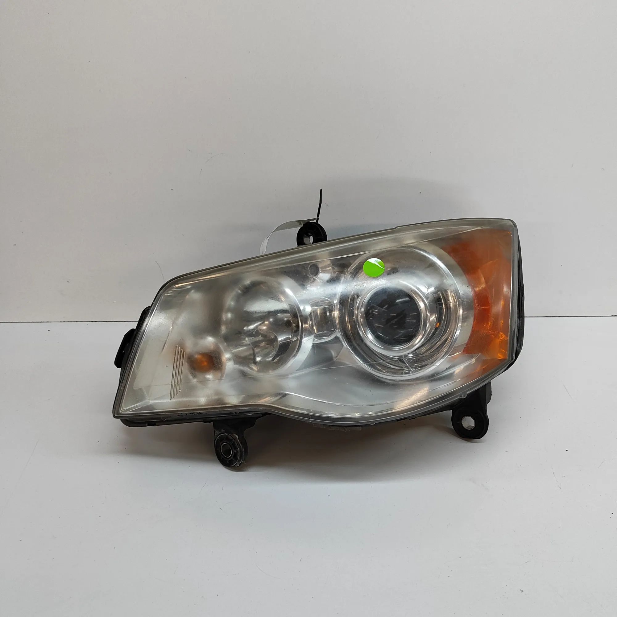 Chrysler Grand Voyager / Town & Country Front Left Headlight Front Left Headlight — CHRYSLER GRAND (VOYAGER ...