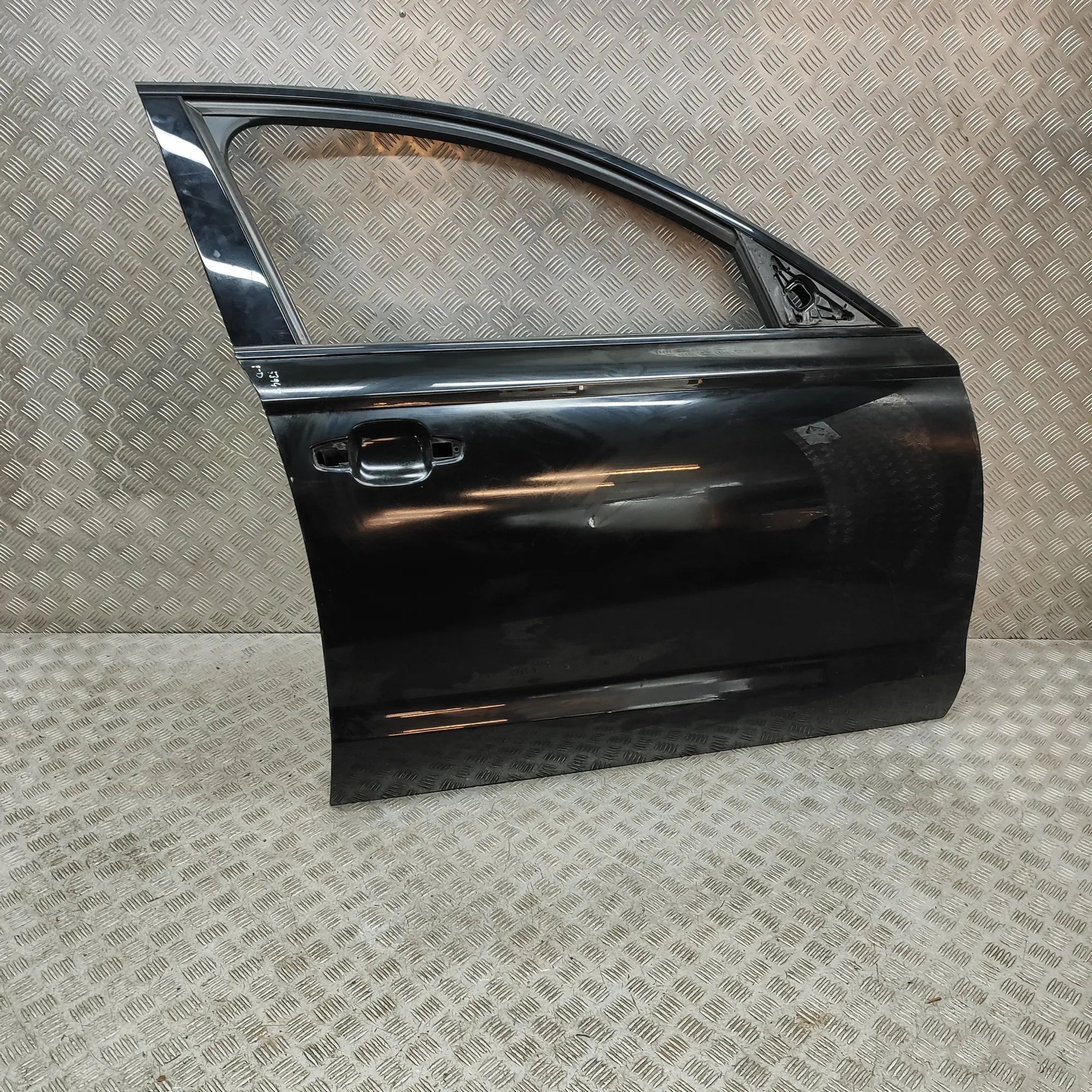 Audi A6 (C7) Door — front right Door — front right — AUDI A6 (C7, 4G) (2010-201...