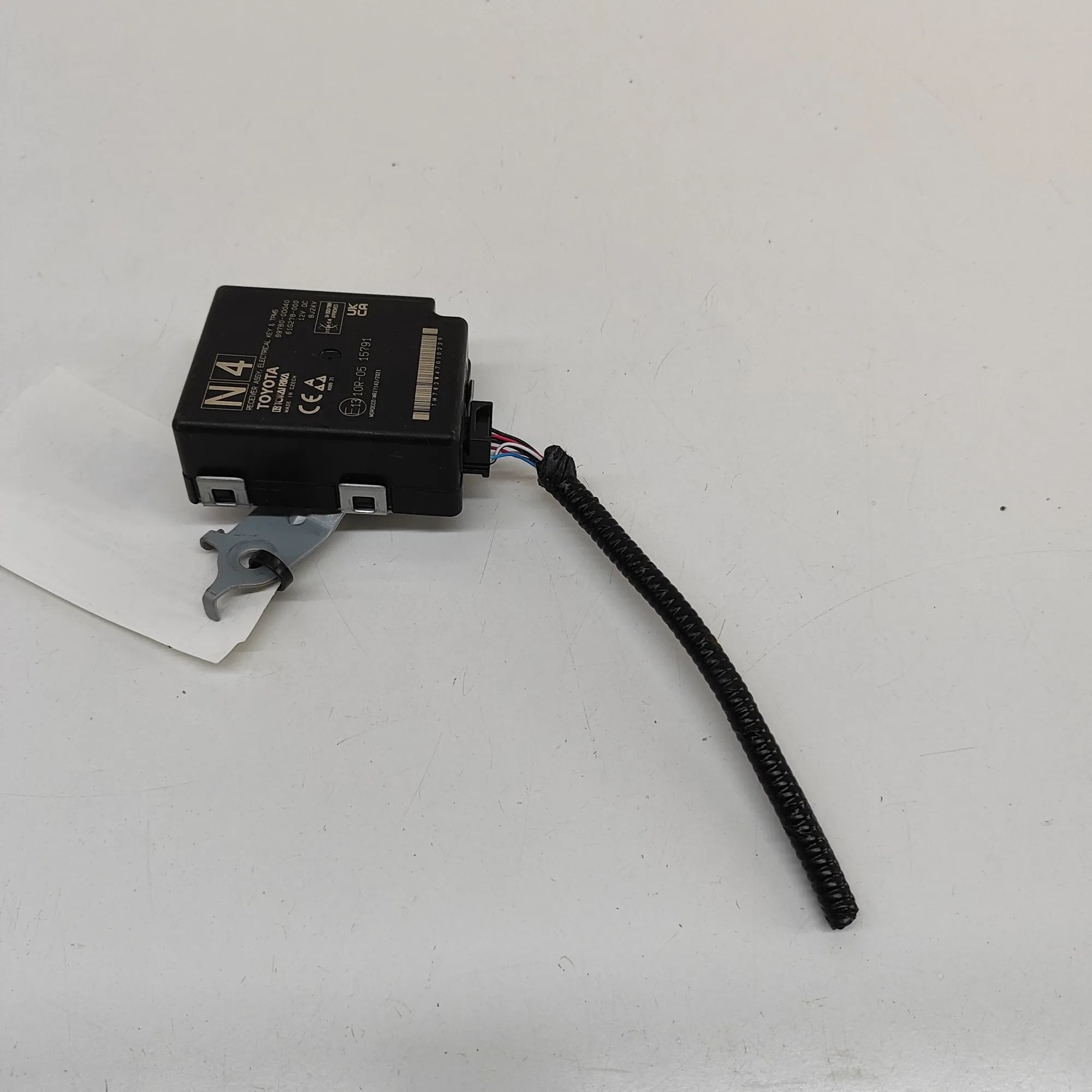Toyota Yaris Other Control Units Other Control Units — TOYOTA YARIS (CROSS MXP_)...