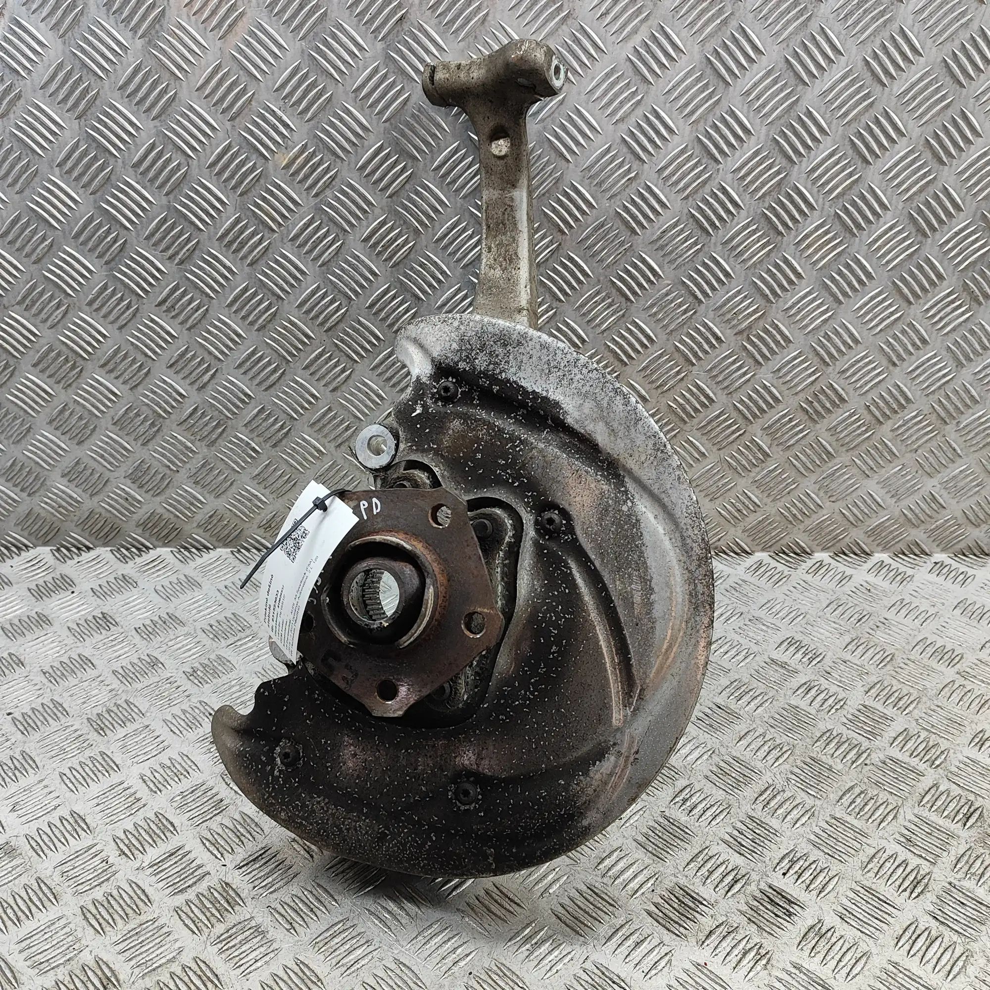 Audi A5 (B9) Front Right Wheel Hub Front Right Wheel Hub — AUDI A5 (B9, F5) (2016-...