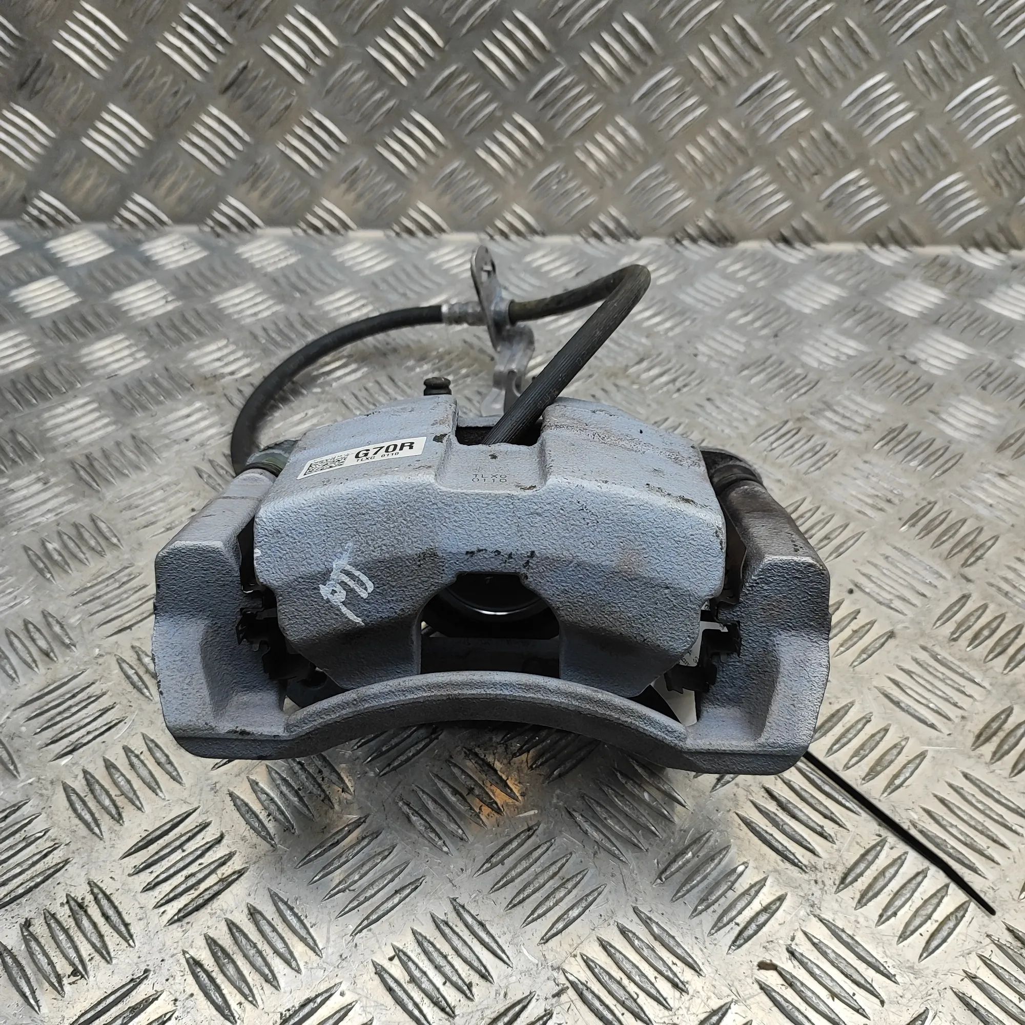 Kia Sorento Brake caliper — front right Brake caliper — front right — KIA SORENTO (IV M...
