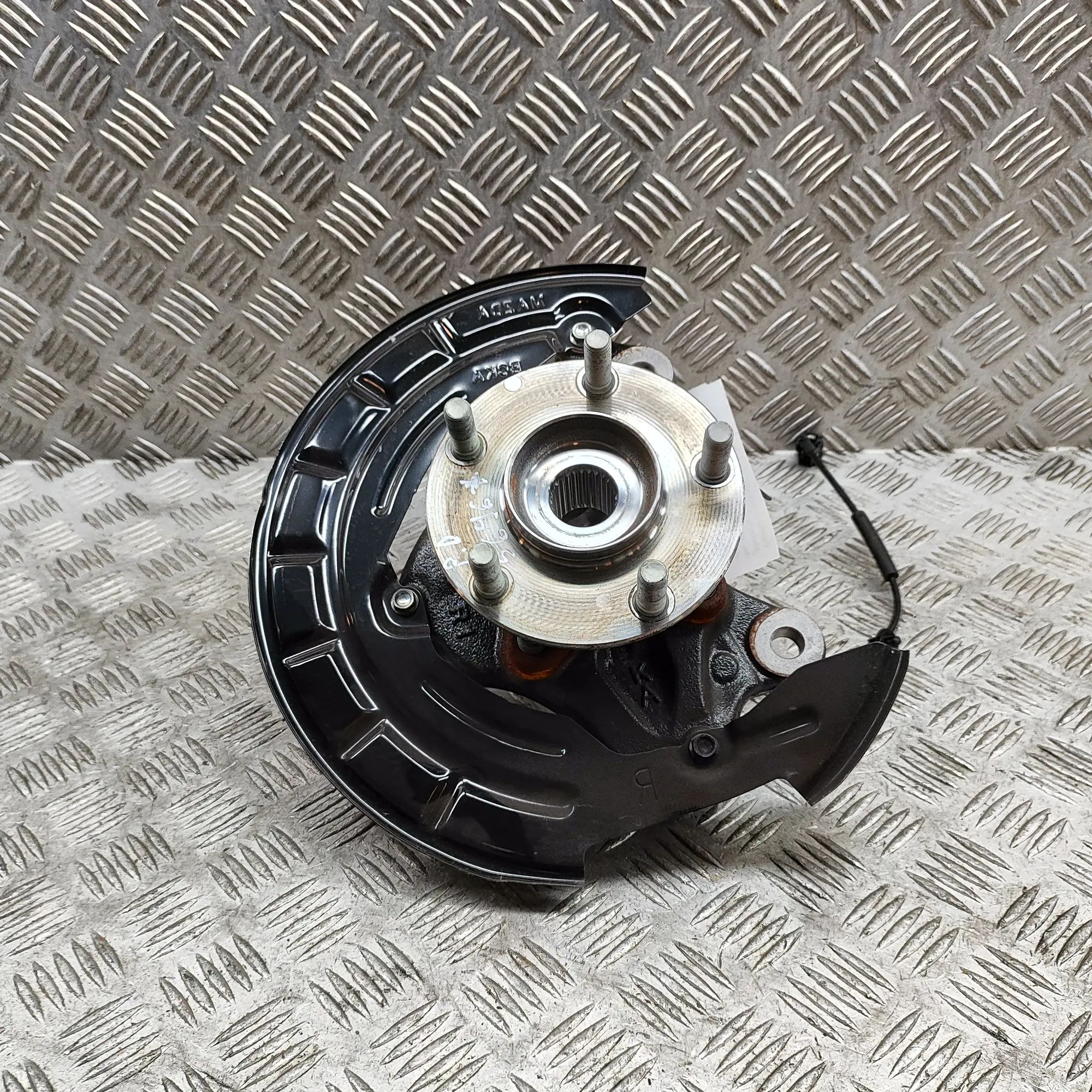Mazda 3 (BP) Front Right Wheel Hub Front Right Wheel Hub — MAZDA 3 (Hatchback BP) ...