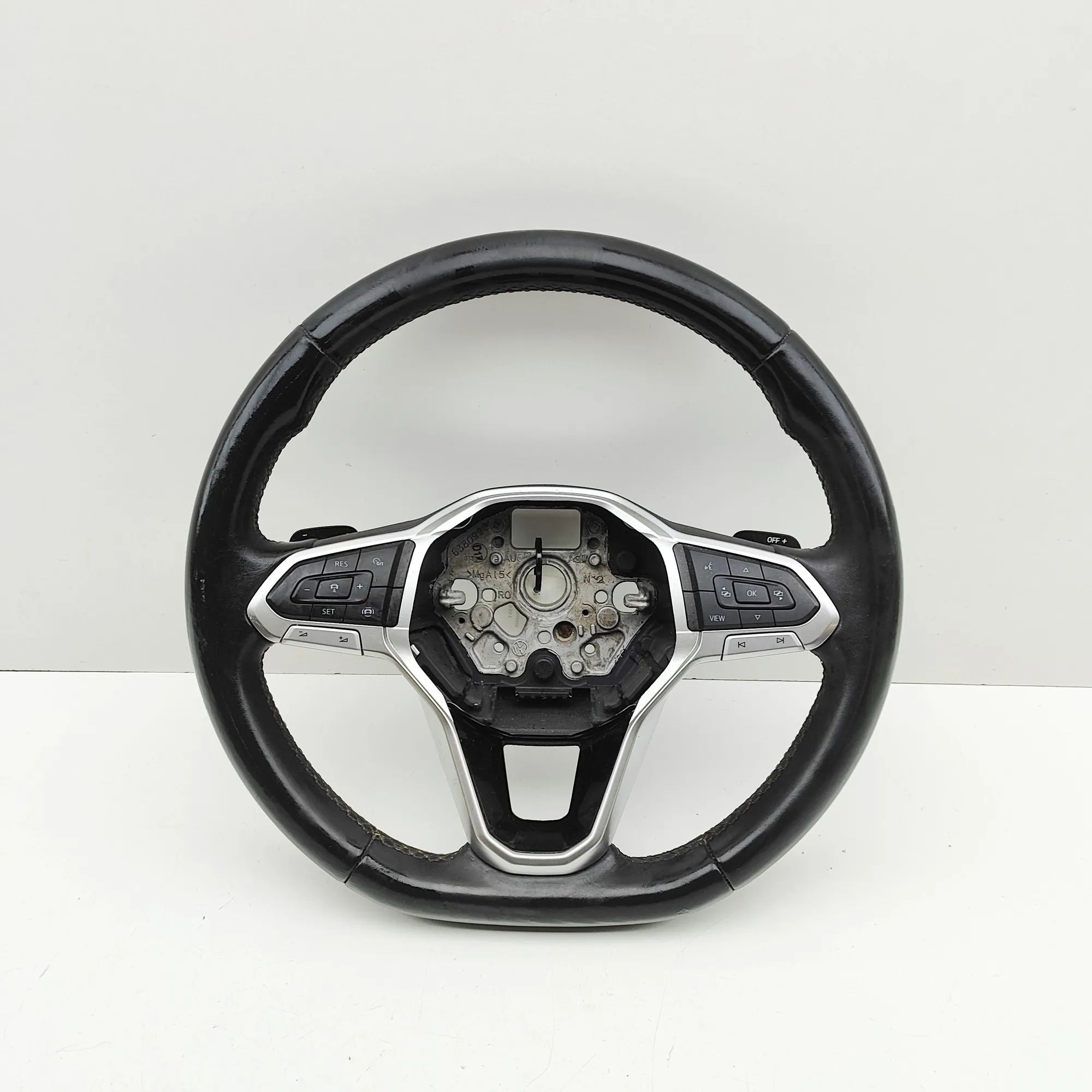 Volkswagen Caddy V steering wheel