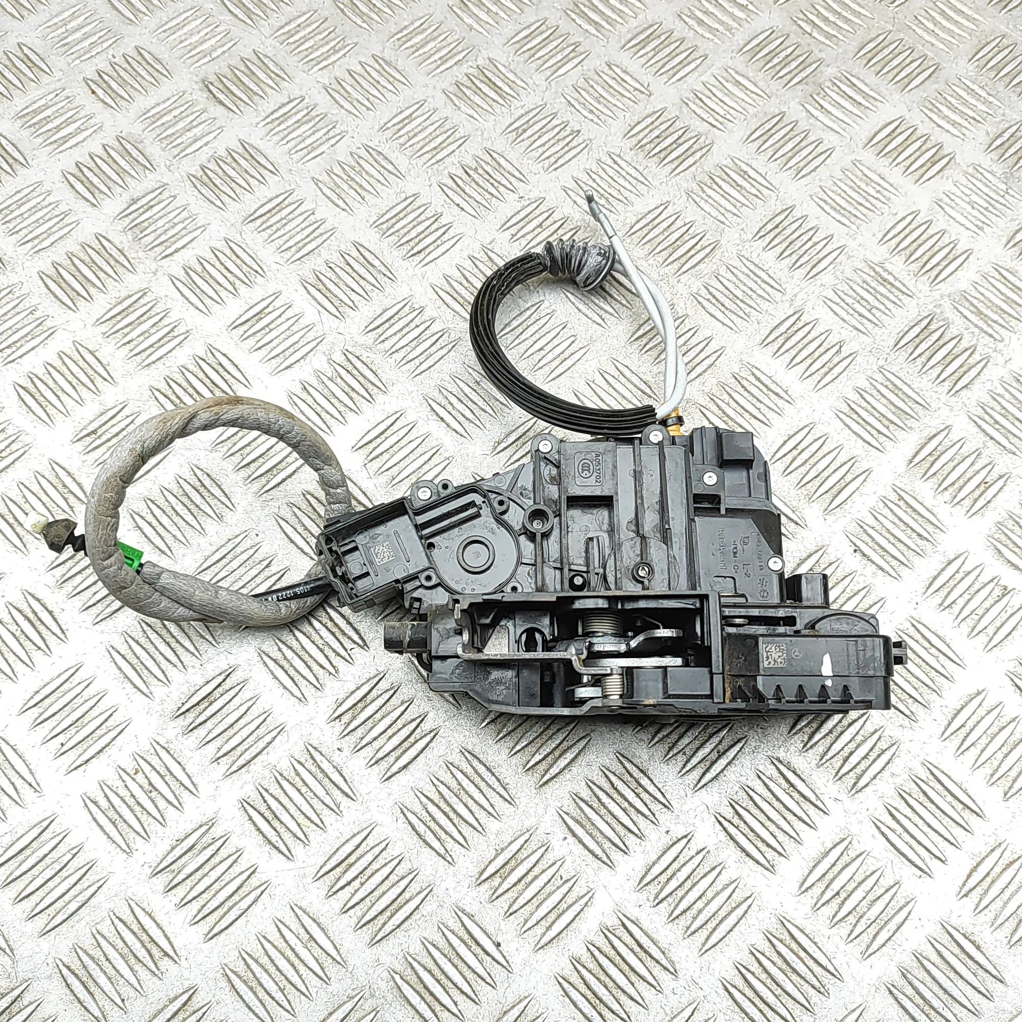 Mercedes-Benz GL / GLS (X166) Door lock — front left Door lock — front left — MERCEDES BENZ GLS (X16...