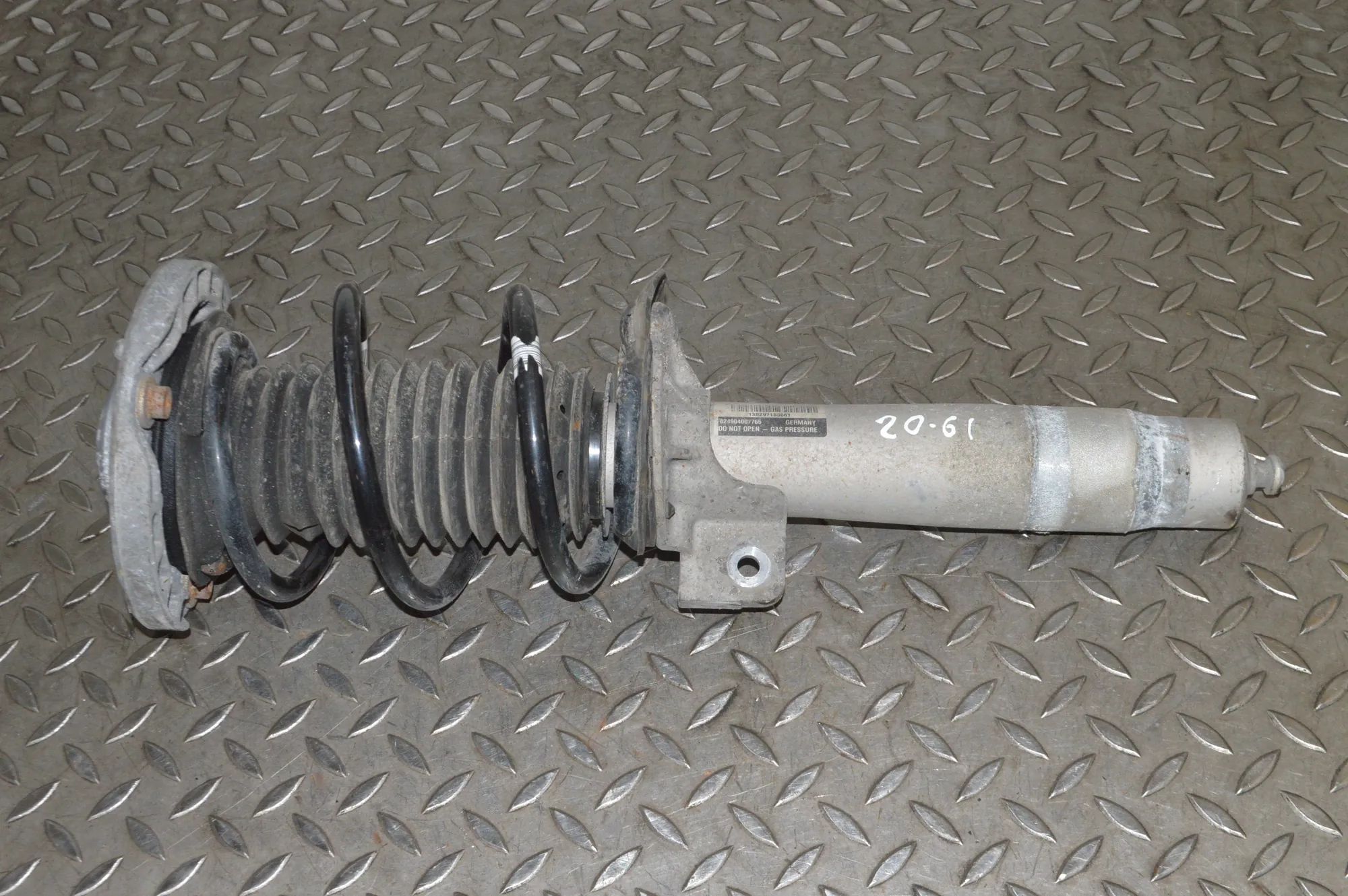 BMW 3 (F30 / F31) Shock absorber — front right