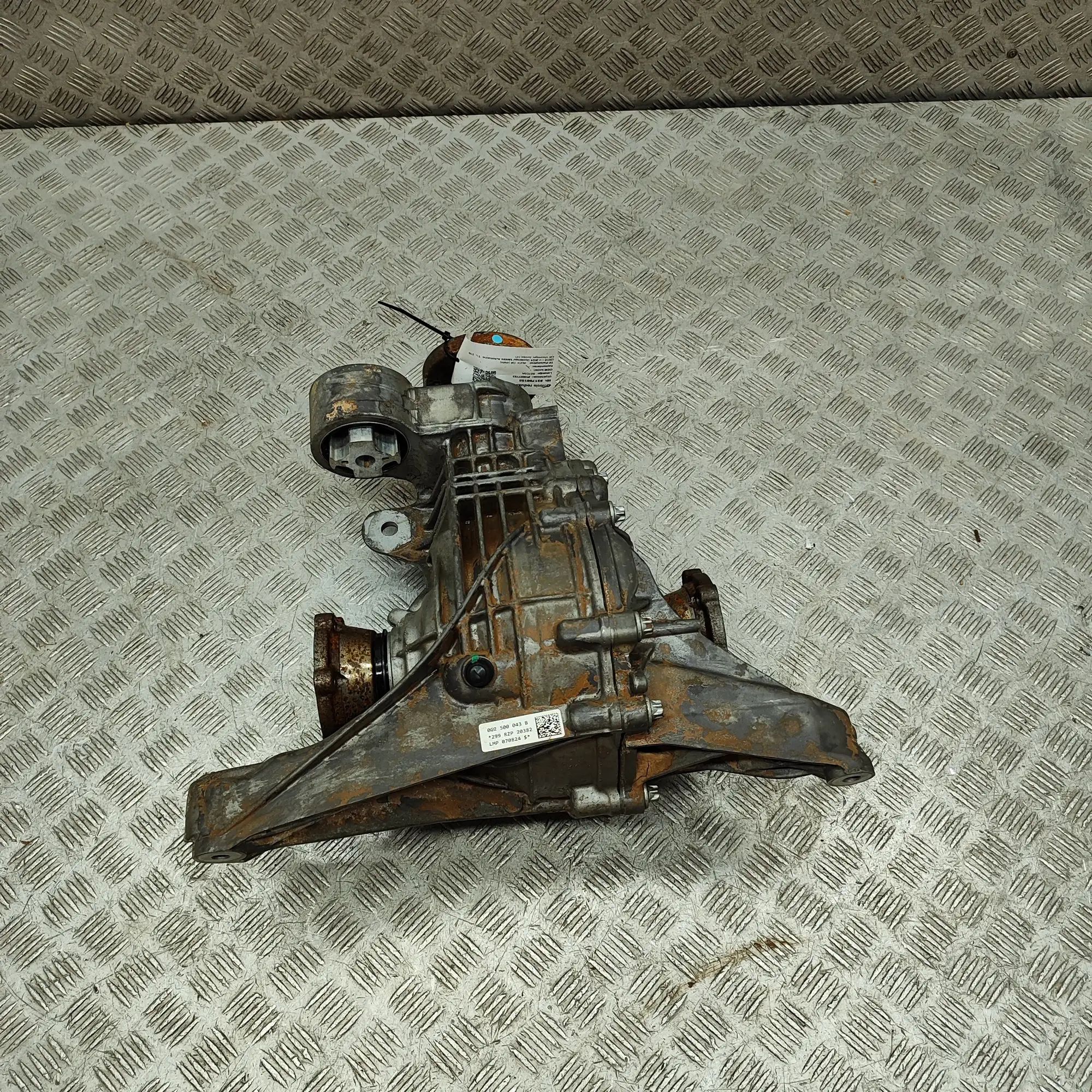 Audi Q8 rear differential Rear differential — AUDI Q8 (4MN) (2018-PRESENT...