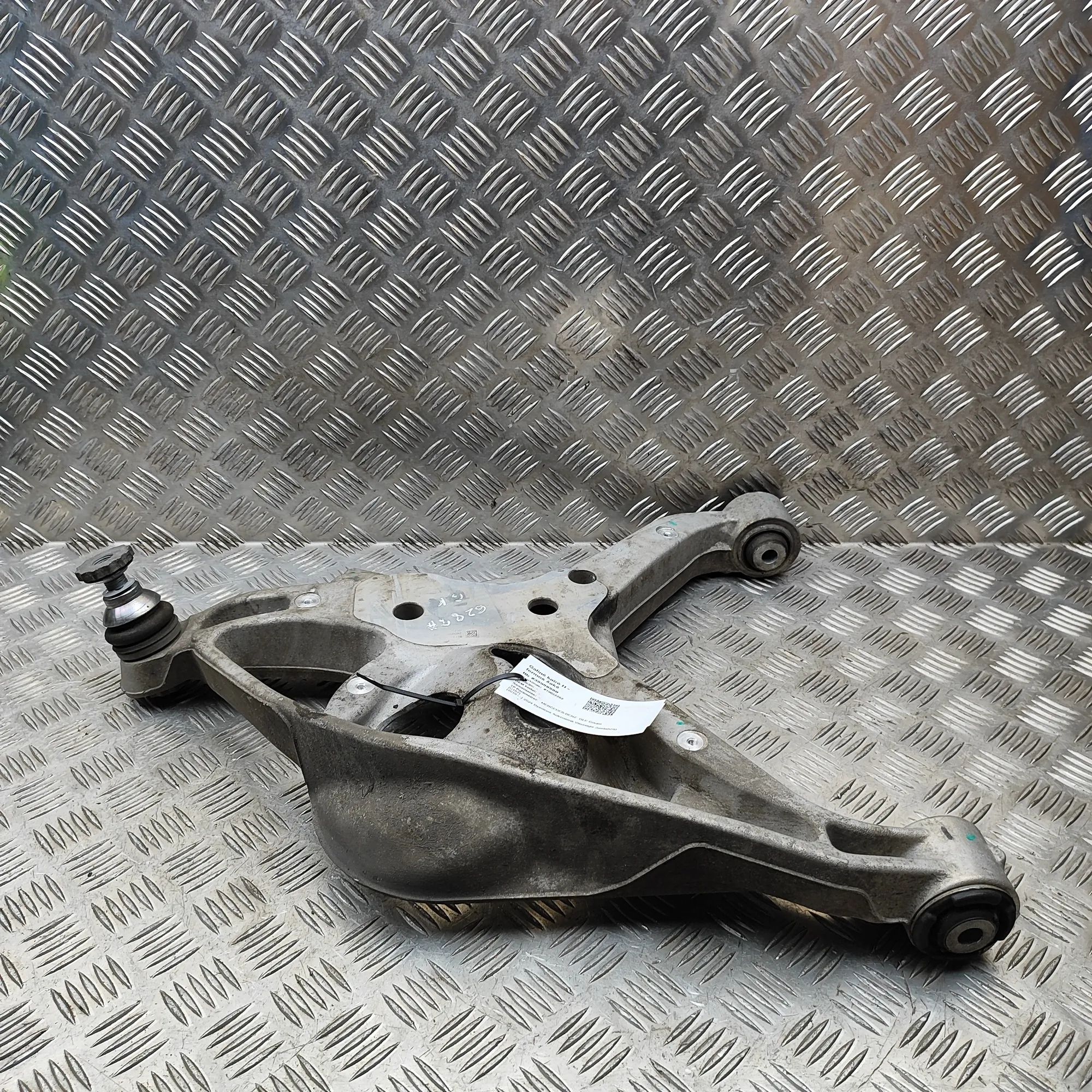Mercedes-Benz GLE (W167) Rear Left Lower Control Arm Rear Left Lower Control Arm — MERCEDES BENZ GLE...