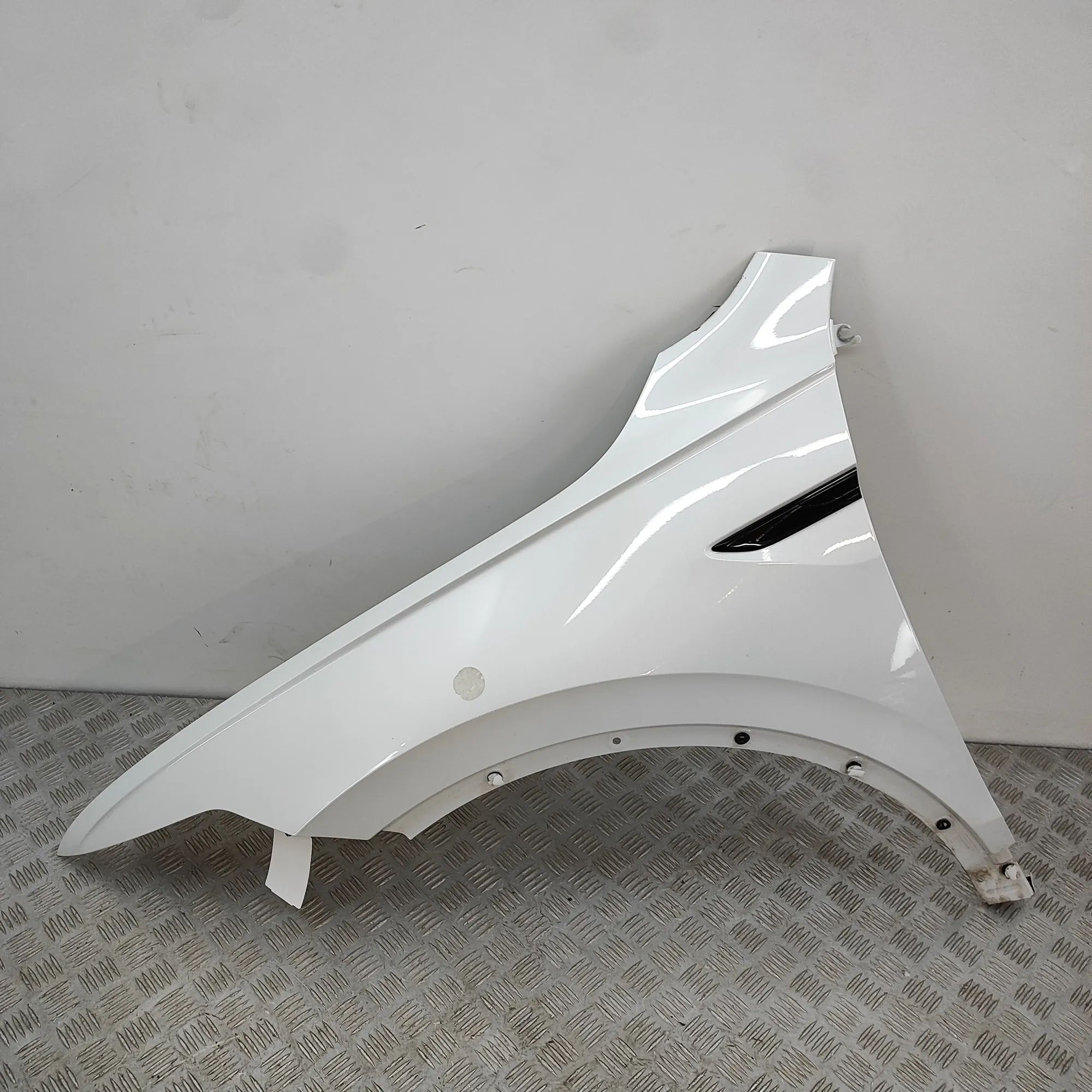 Volkswagen Tiguan Front Left Fender Front Left Fender — VW TIGUAN (AD, BW) (2016-20...