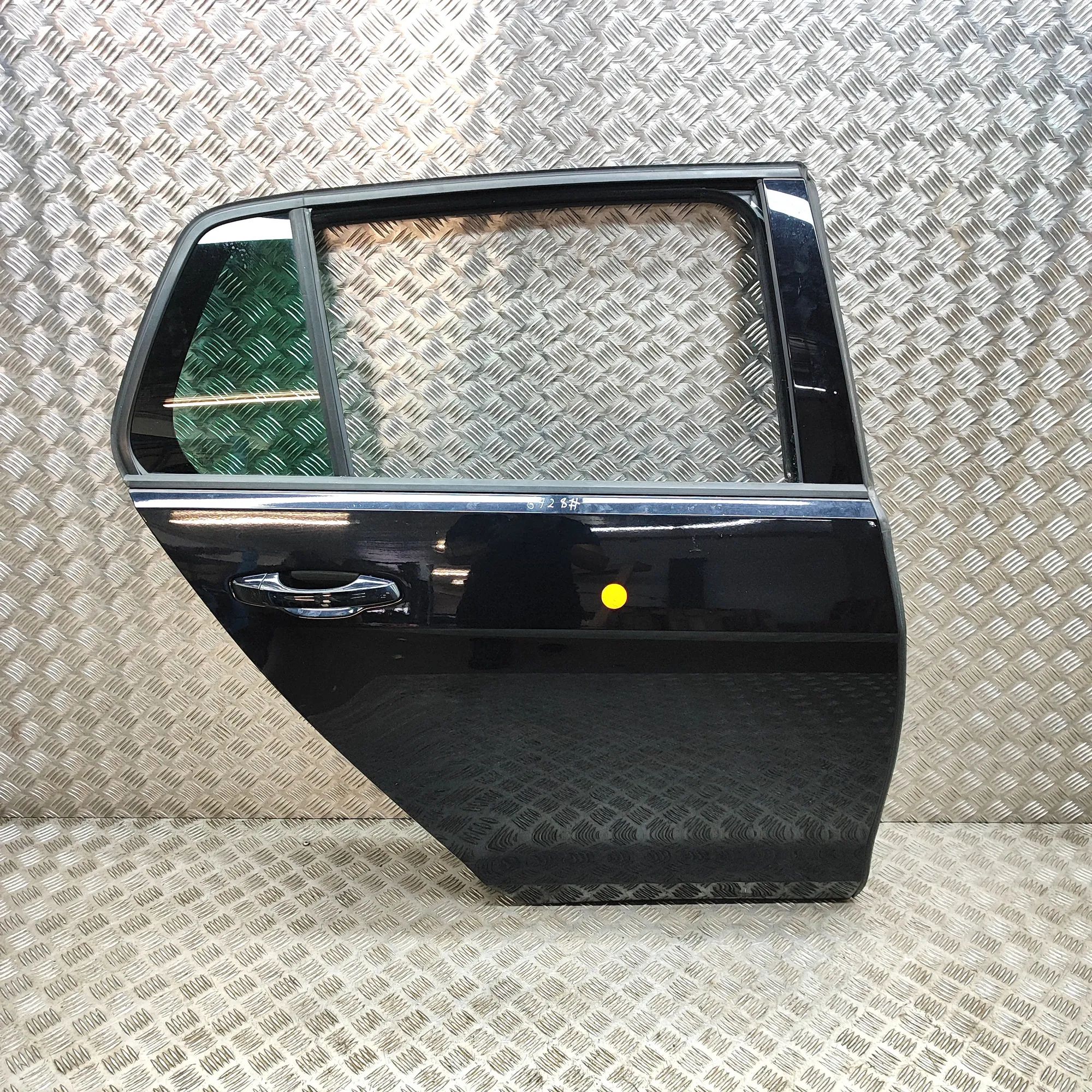 Volkswagen Golf 7 Door — rear right