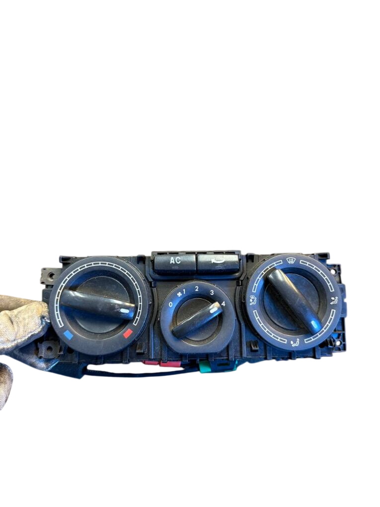 Volkswagen Transporter (T5, Caravelle, Multivan) Heater control panel Heater control panel — VW TRANSPORTER T5 / MULT...