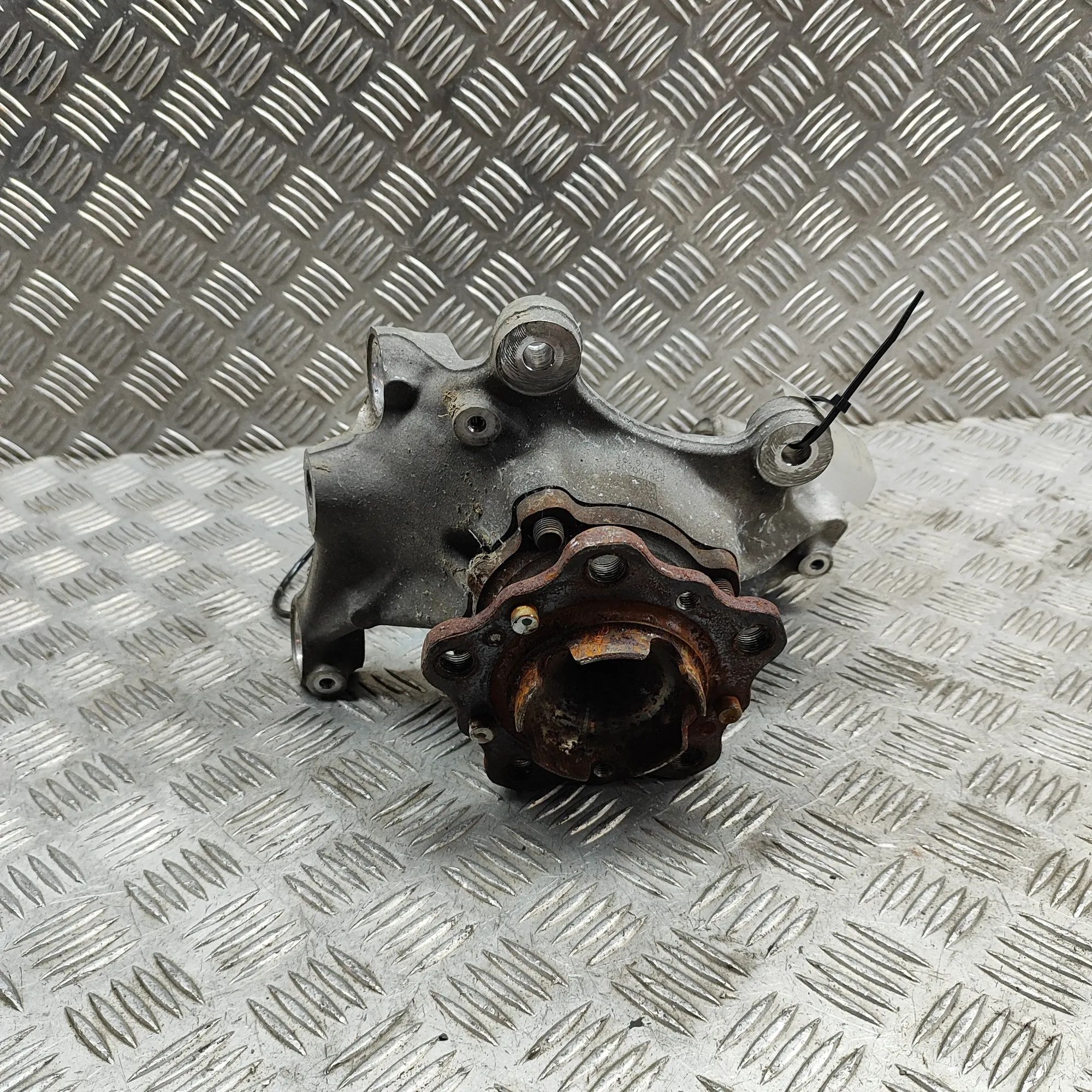 BMW 4 (F32 / F33 / F36) Front Right Wheel Hub