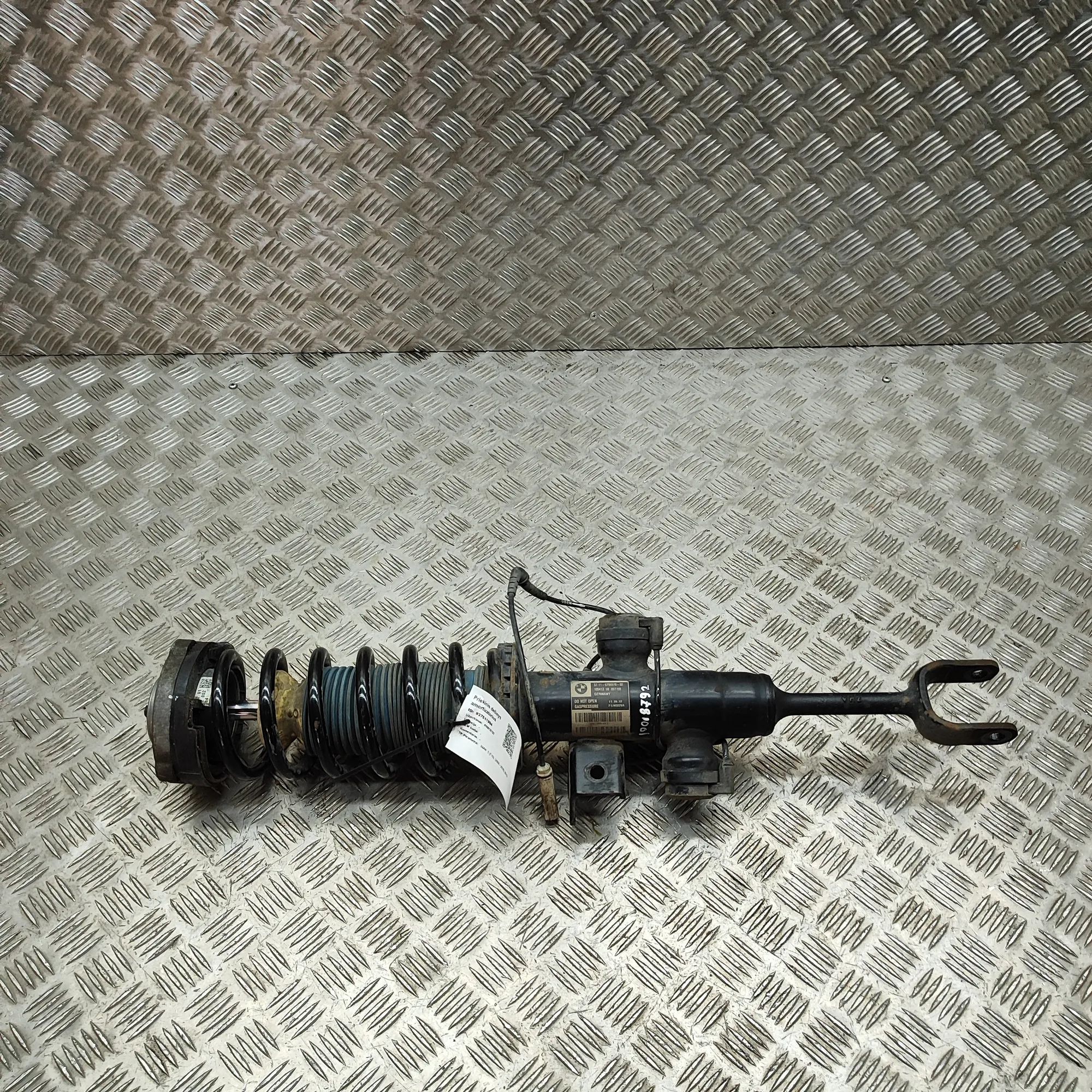 BMW 5 (F10 / F11) Shock absorber — front right