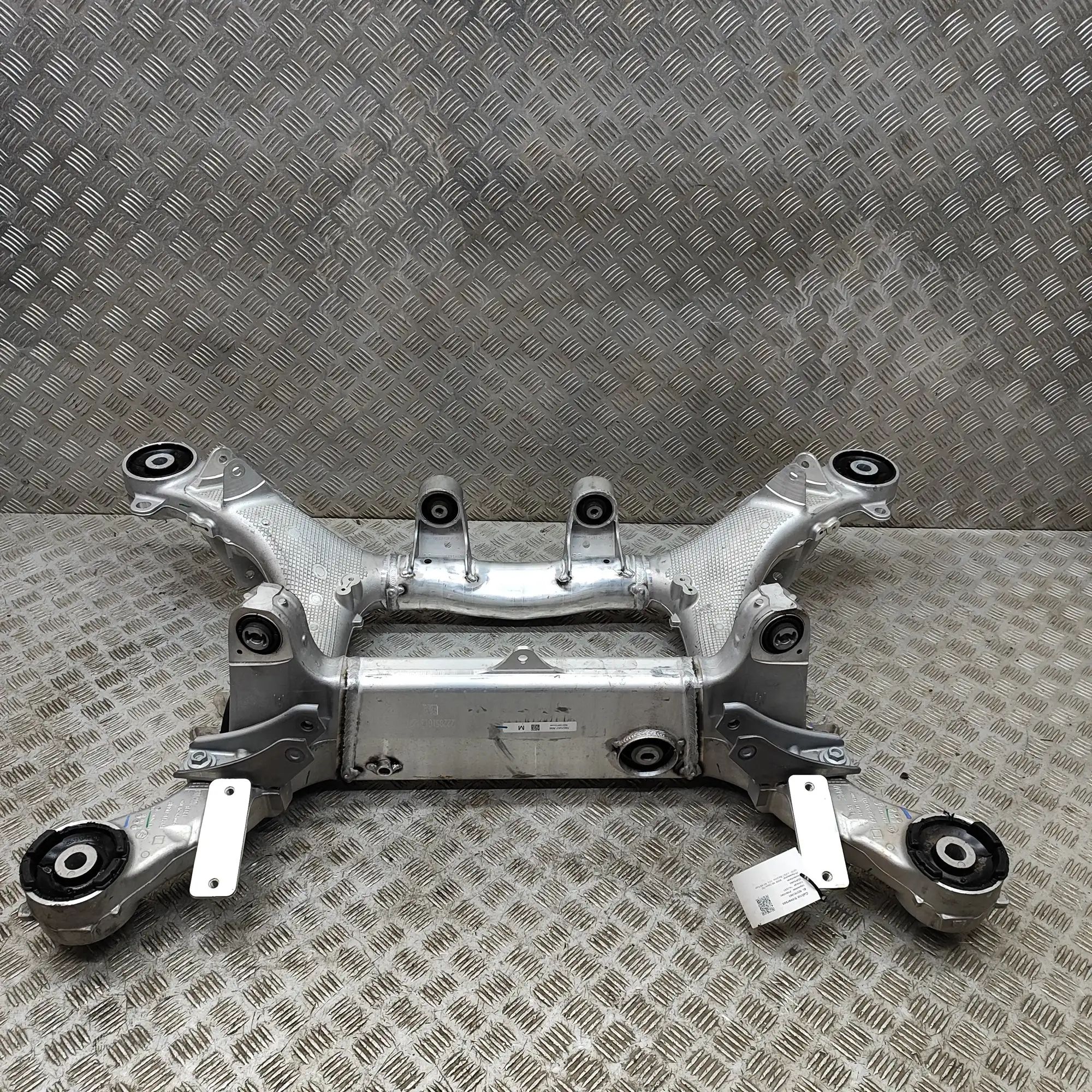 BMW 8 (G15) Rear subframe