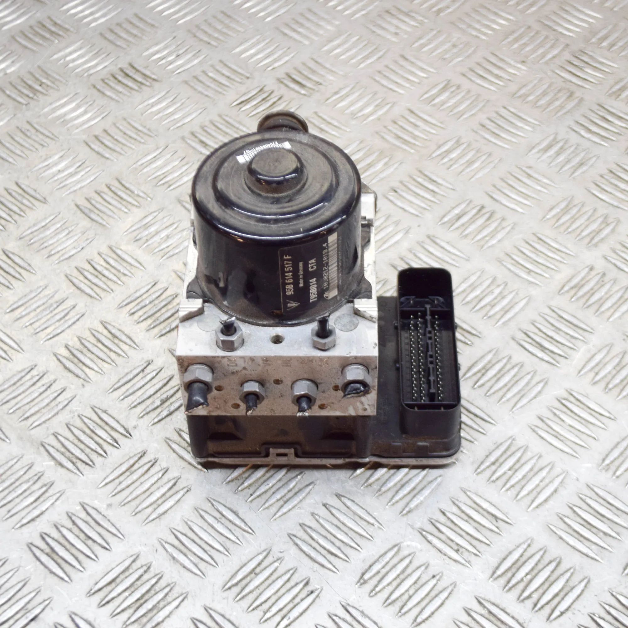 Porsche Macan ABS hydraulic pump ABS Pump — PORSCHE MACAN (95B) (2014-2024) — 95...