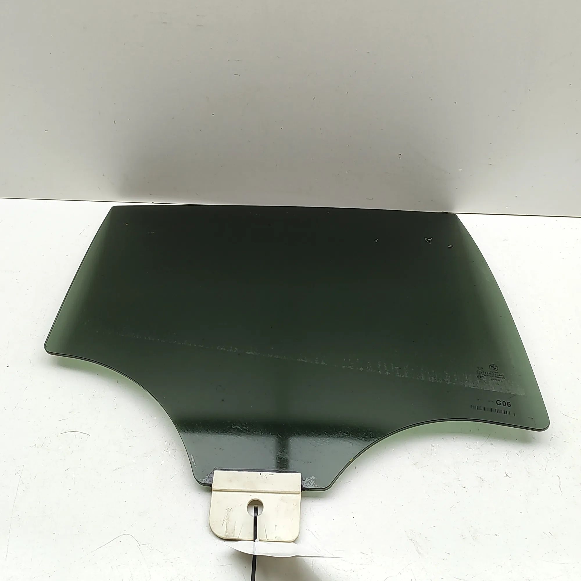 BMW X6 (G06) Right rear door window