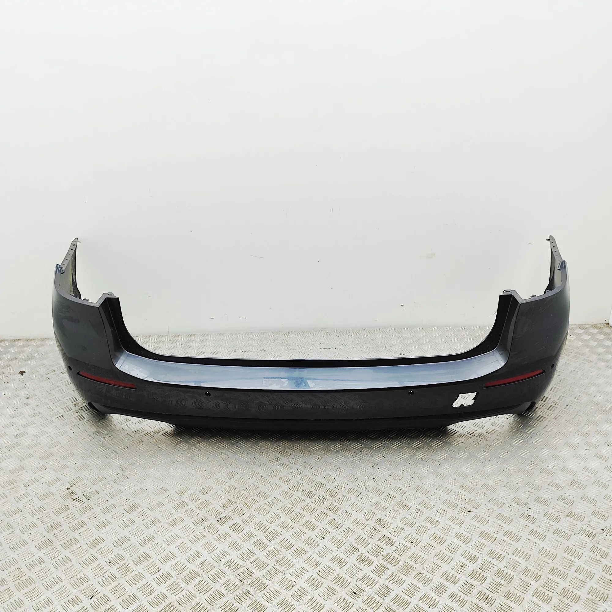 BMW 5 (F10 / F11) Bumper rear