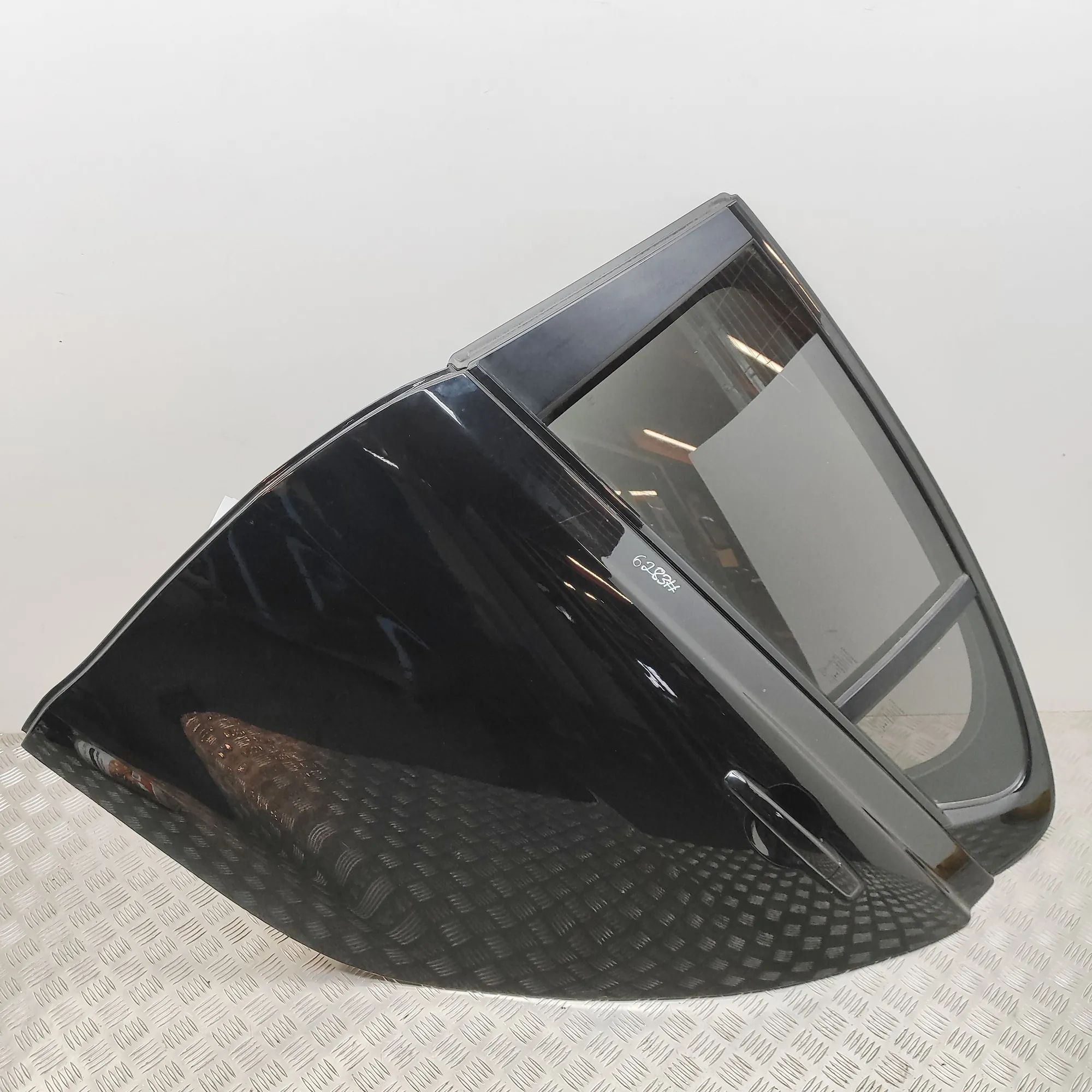 Jaguar XE Door — rear left Door — rear left — JAGUAR XE (X760) (2015-2024)...