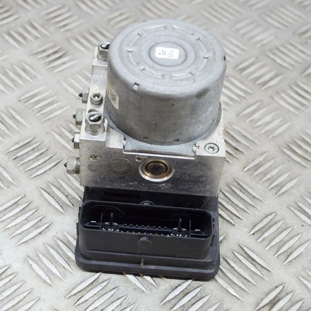 BMW i3 (I01) ABS hydraulic pump
