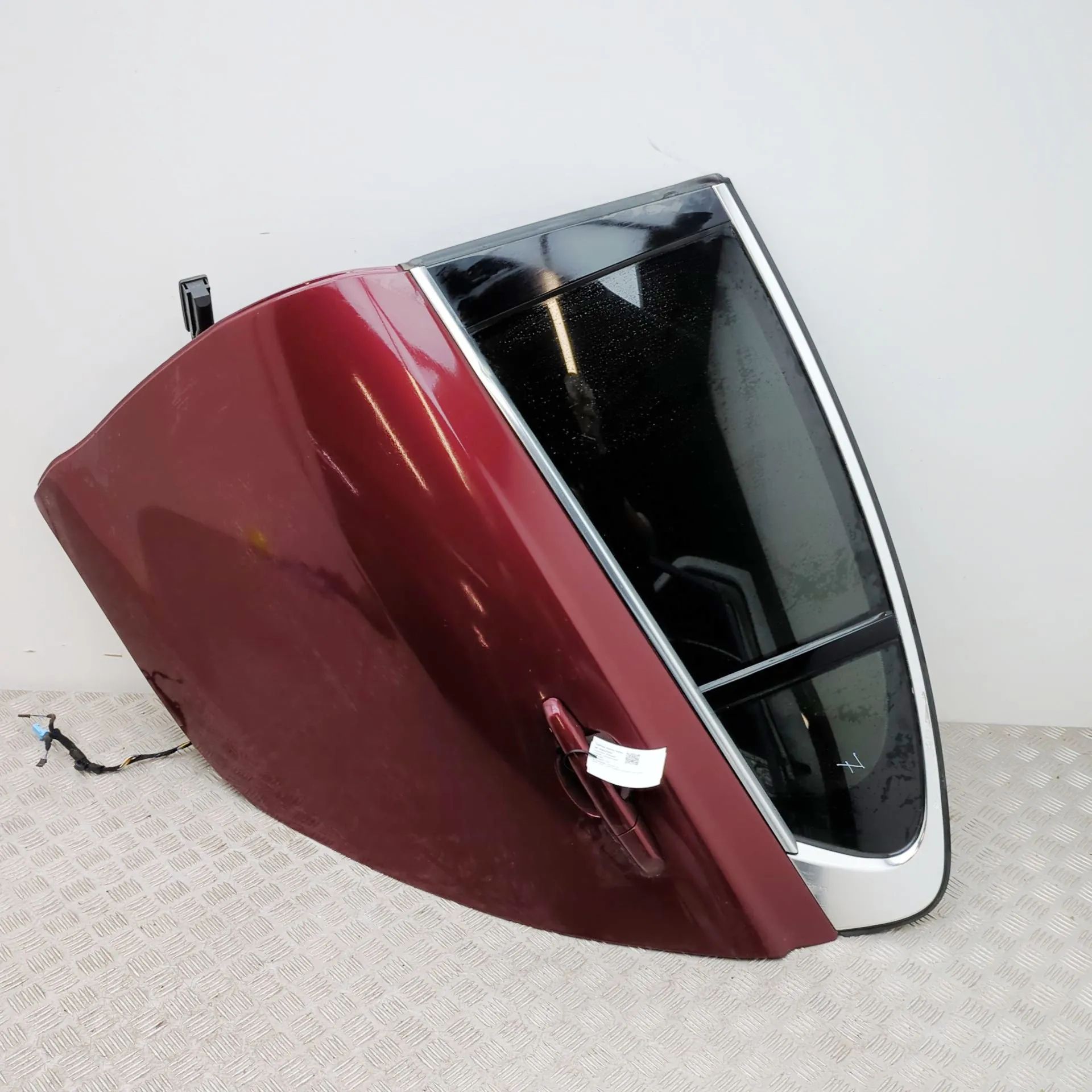 Jaguar XE Door — rear left Door — rear left — JAGUAR XE (X760) (2015-2024)...