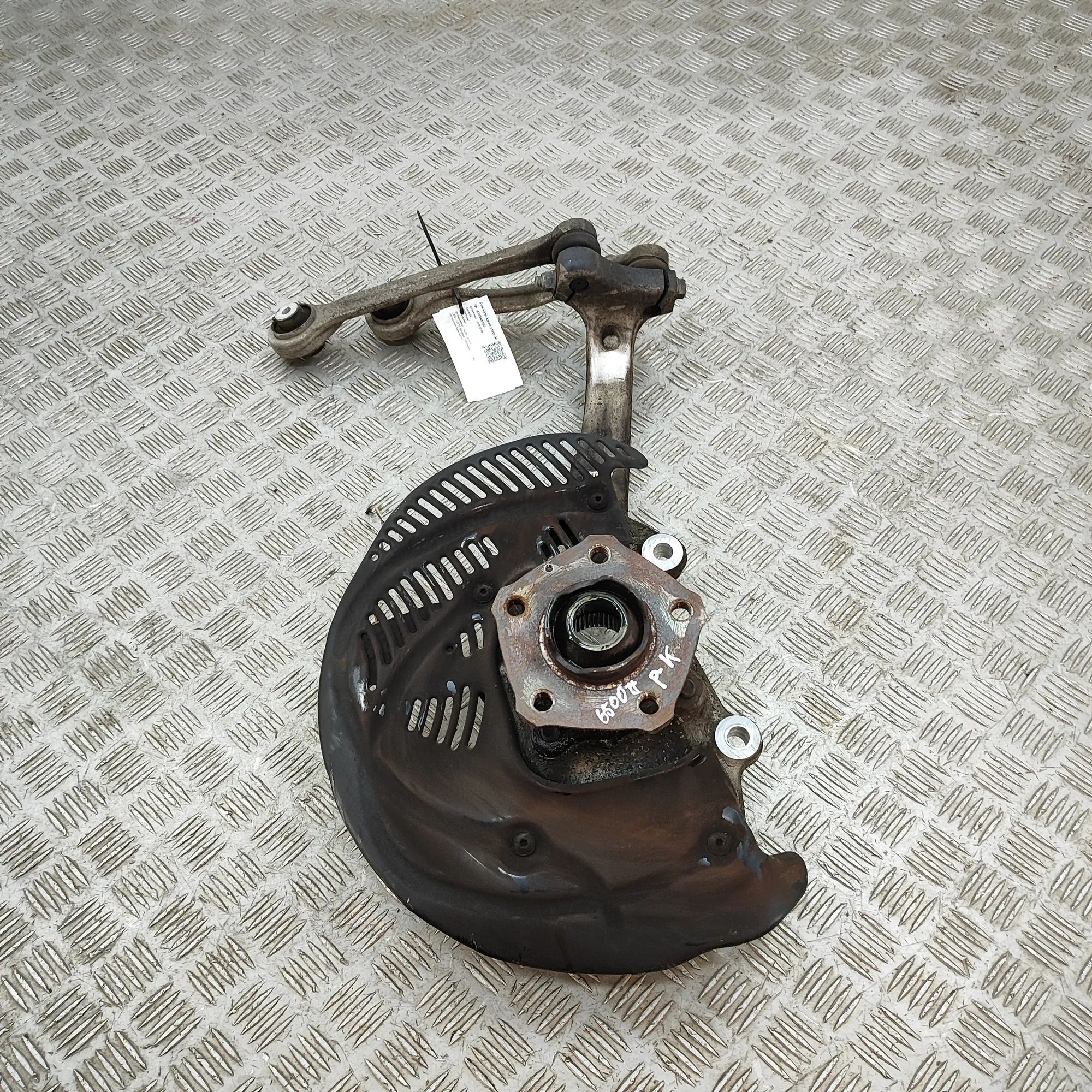 Audi Q5 (FY) Front Left Wheel Hub Front Left Wheel Hub — AUDI Q5 (FYB, FYG, FYT) ...