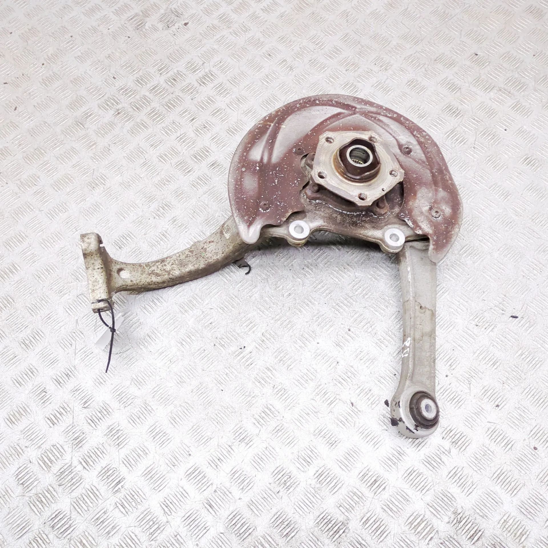 Audi Q5 (FY) Front Right Wheel Hub Front Right Wheel Hub — AUDI Q5 (FYB, FYG, FYT)...