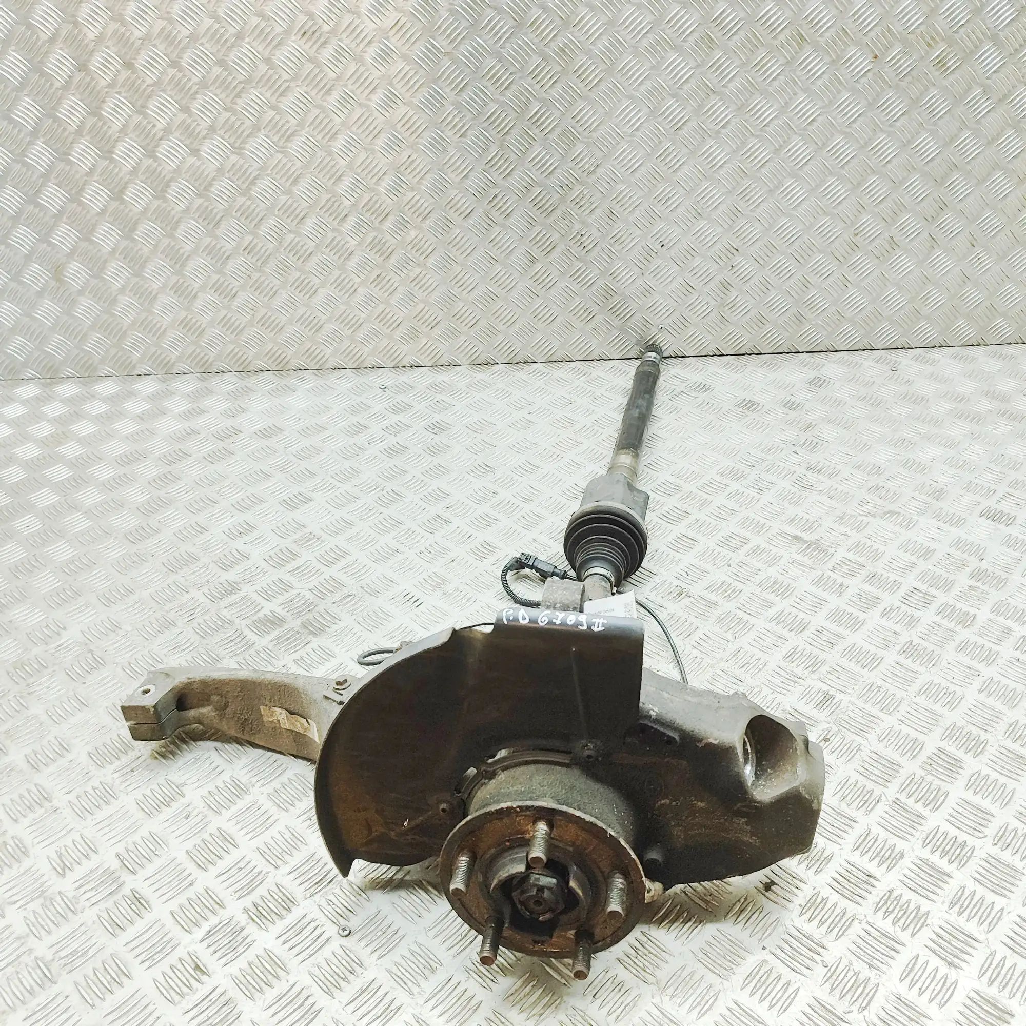 Land Rover Range Rover Sport (L494) Front Right Wheel Hub Front Right Wheel Hub — LAND ROVER RANGE ROVER ...